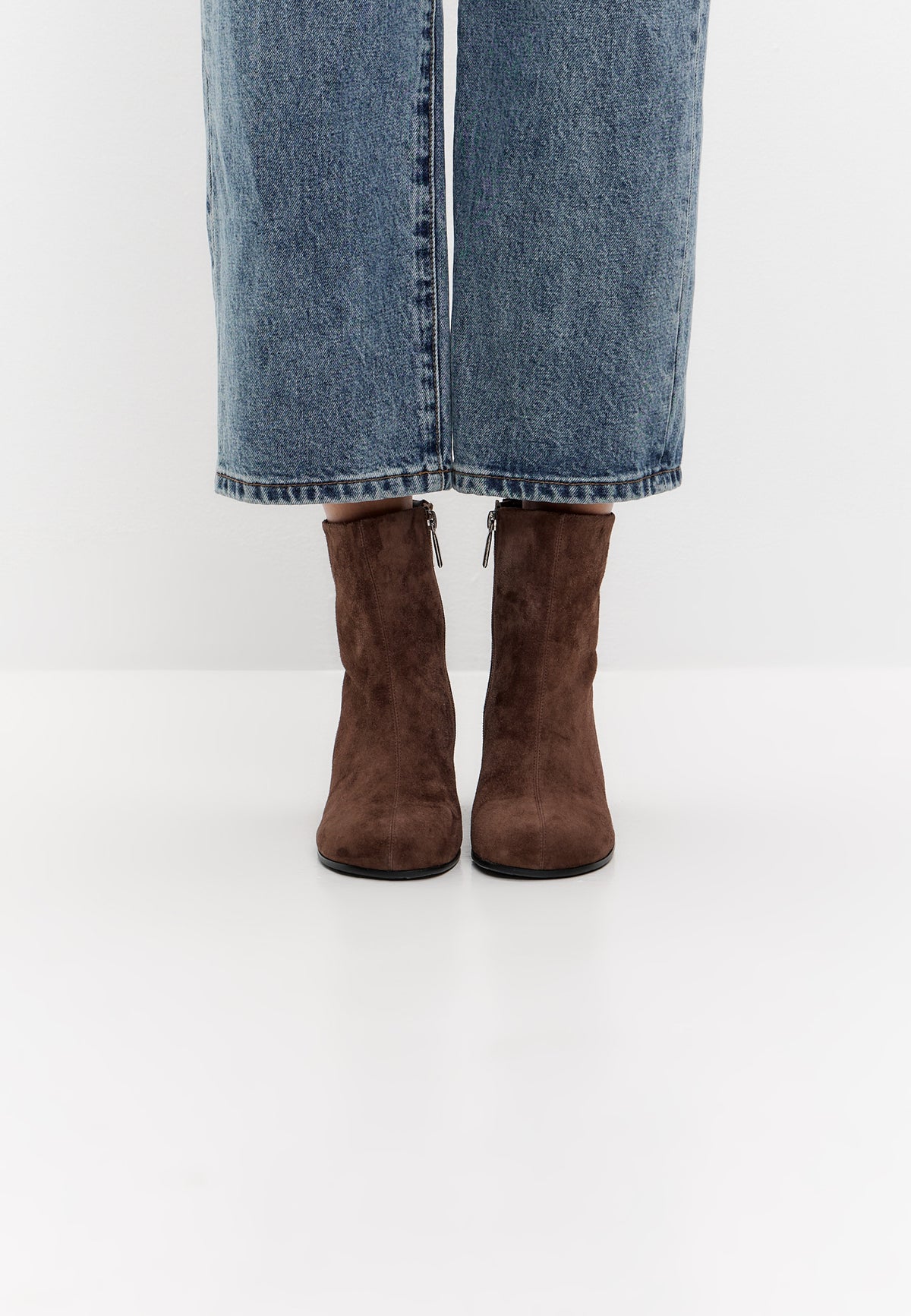 Bottines en suède marron à bout rond