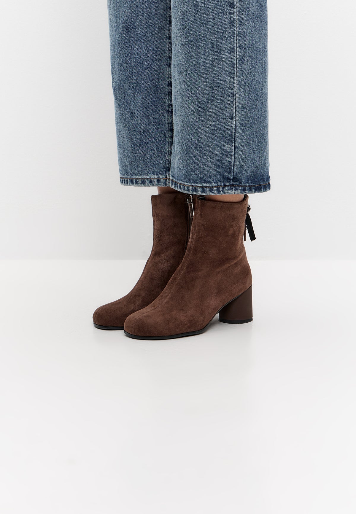 Bottines en suède marron à bout rond
