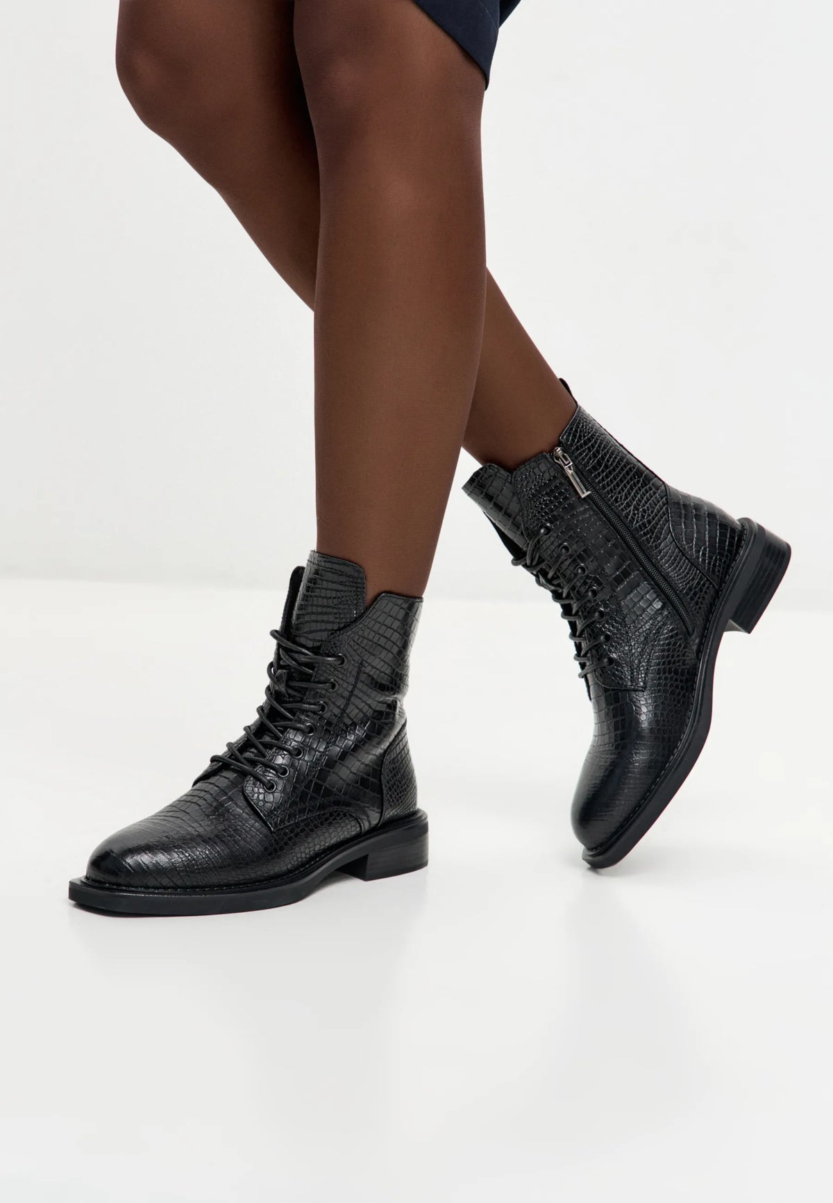 Urban Minimal Lace-Up Boots - Black
