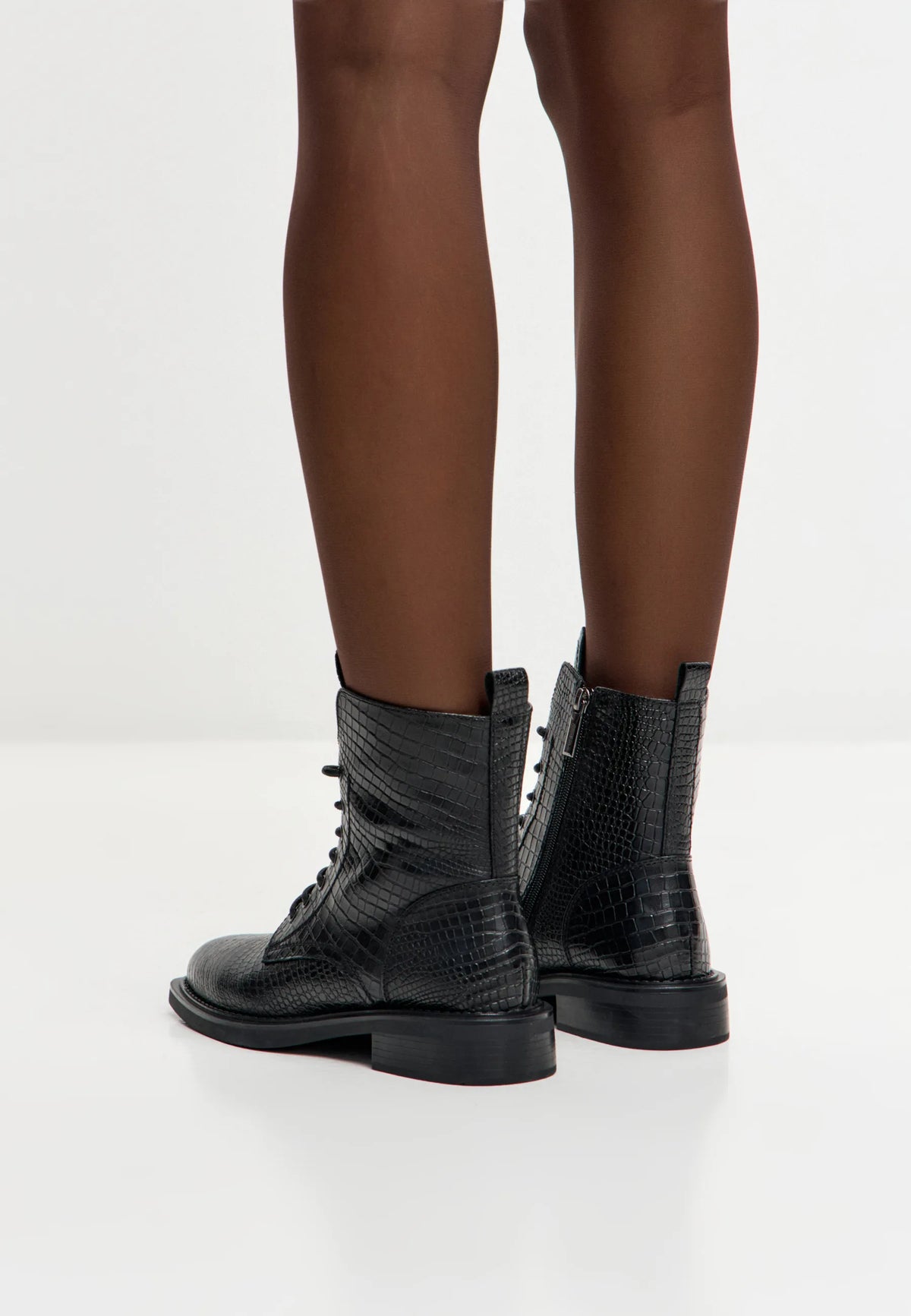 Urban Minimal Lace-Up Boots - Black