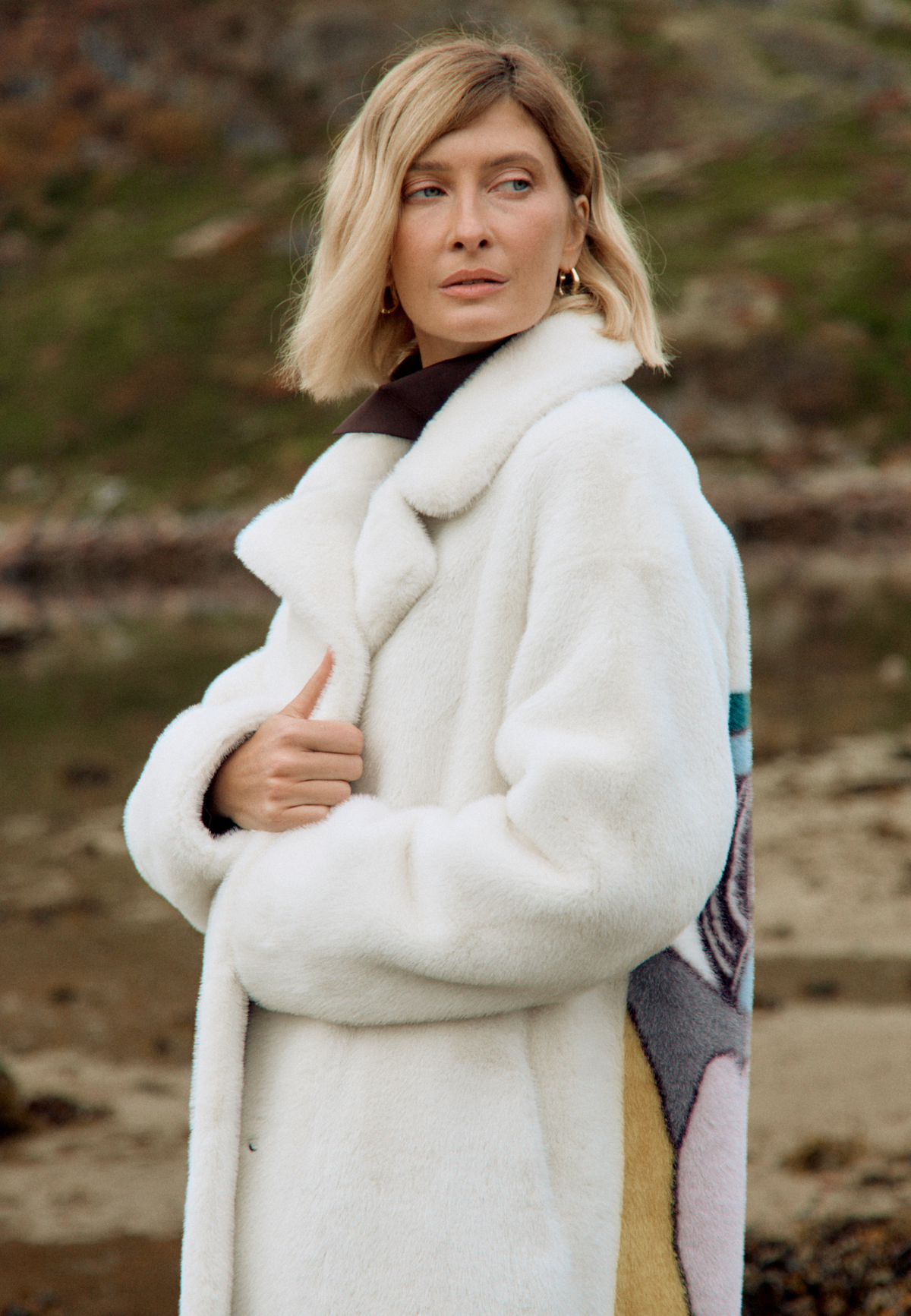 Deluxe Long Back Print Coat Lovers - White