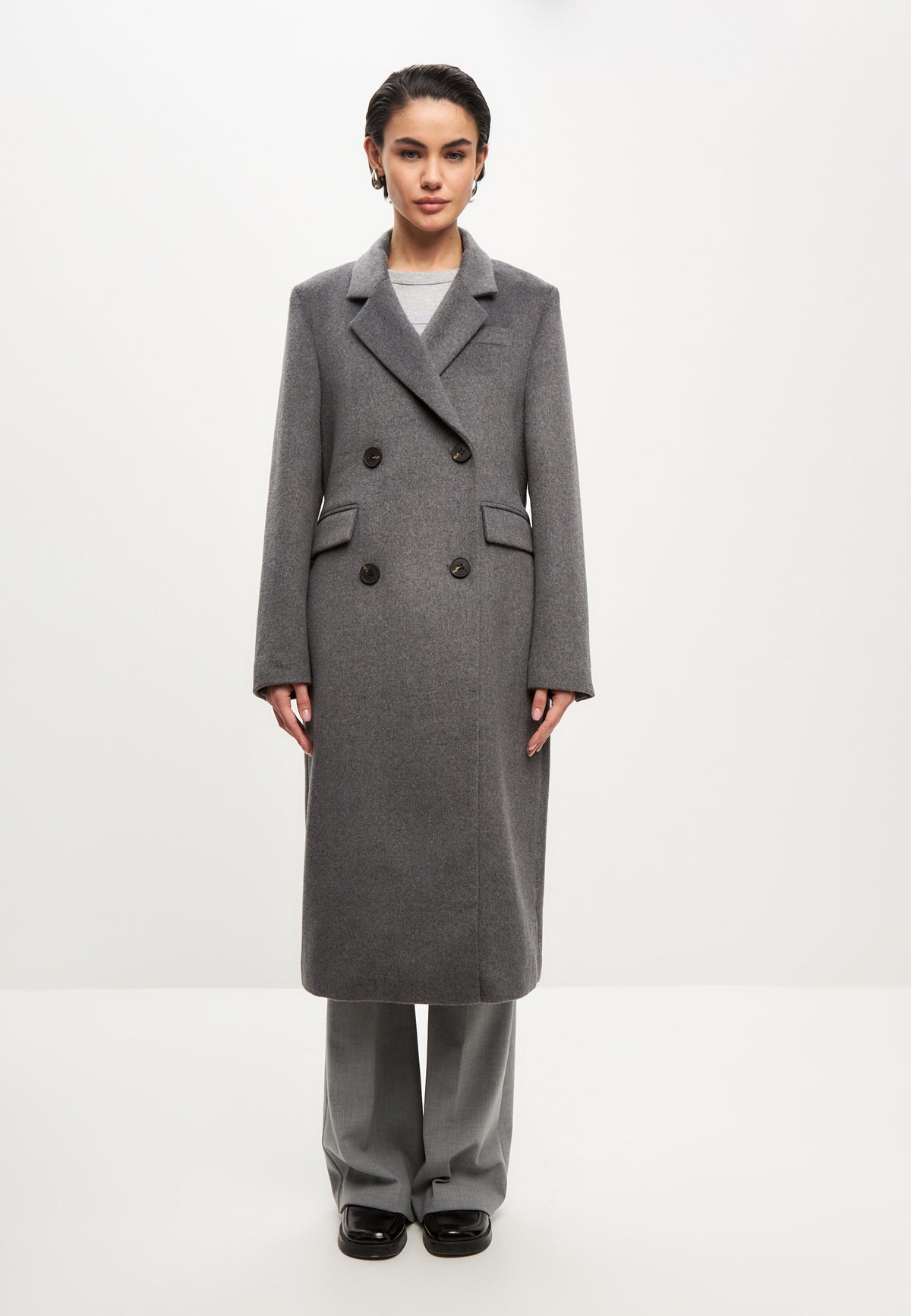 Double-breasted long wool coat – Grey