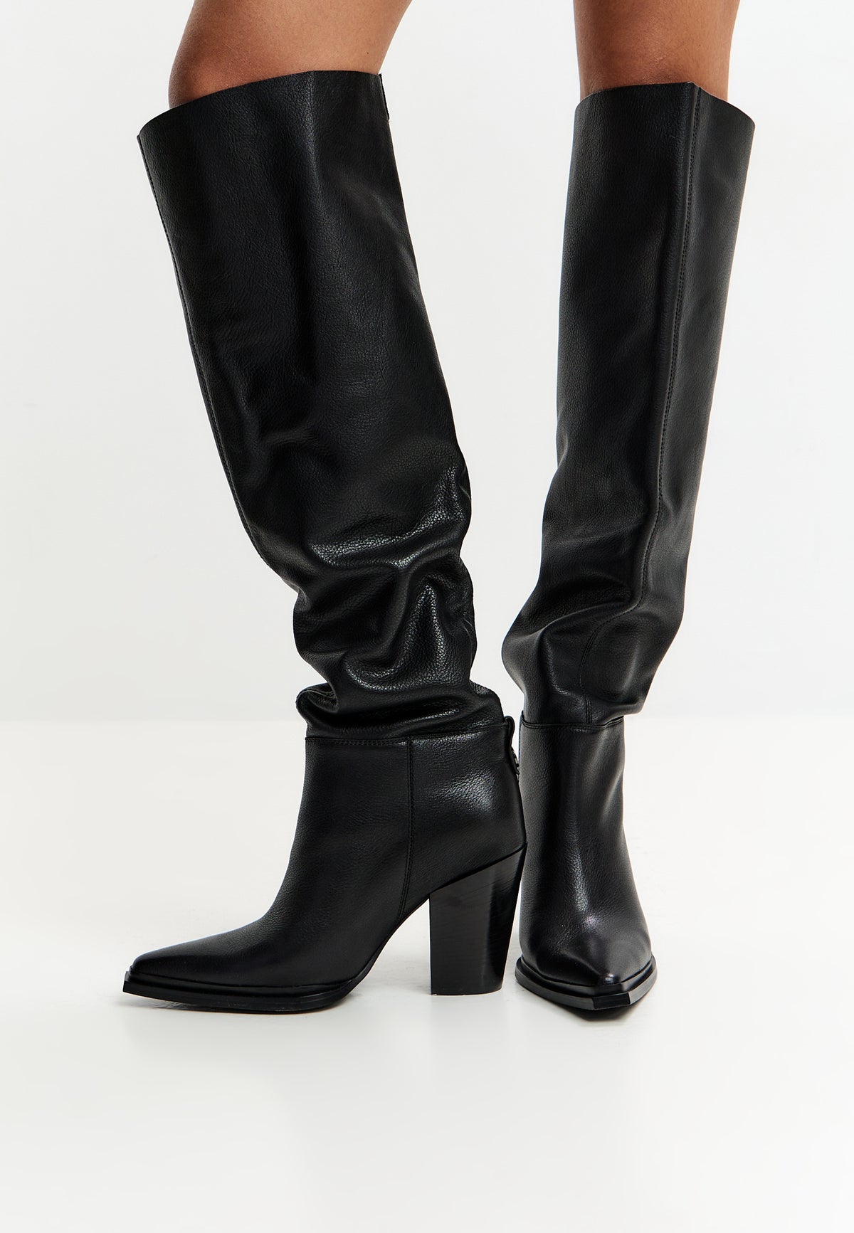 Bottes hautes en cuir – noir