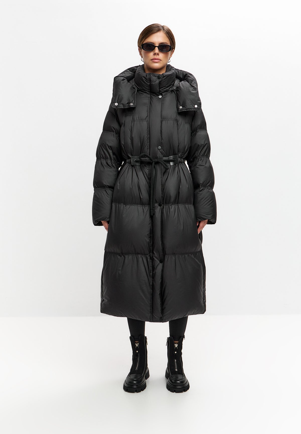 Piumino oversize con cappuccio – Nero