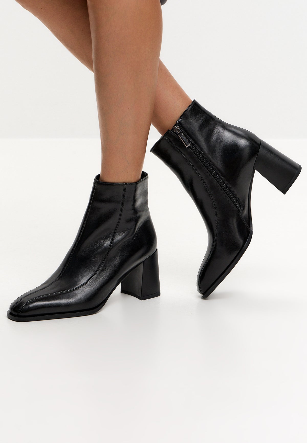 Bottines Sophia à talon bloc – noir