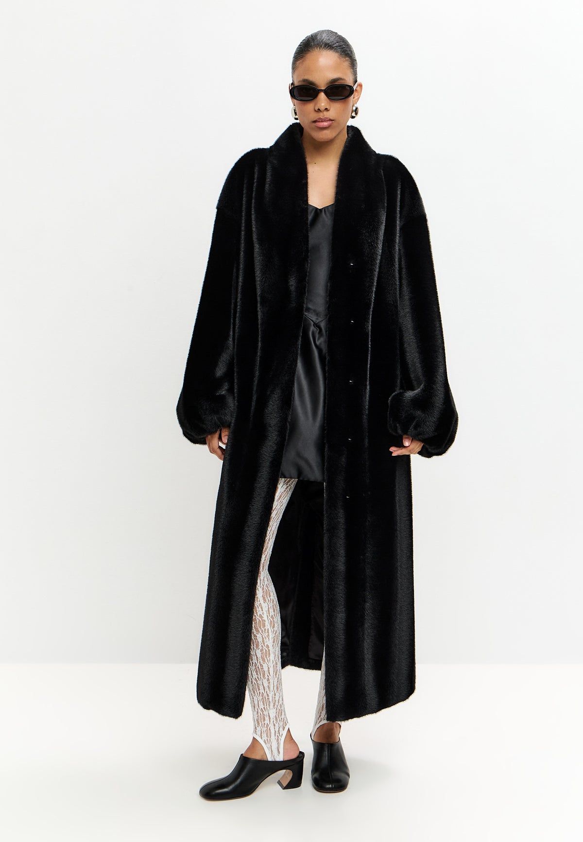 Mantel Noir Luxe – Schwarz