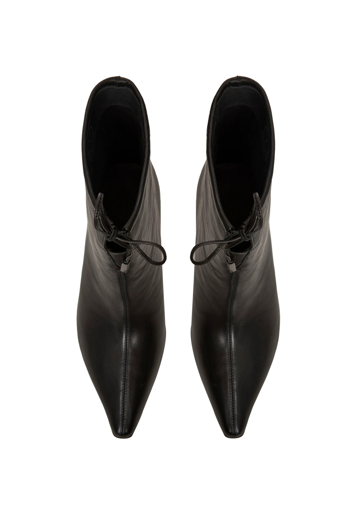 Bottines à bout pointu et talon kitten – Noir