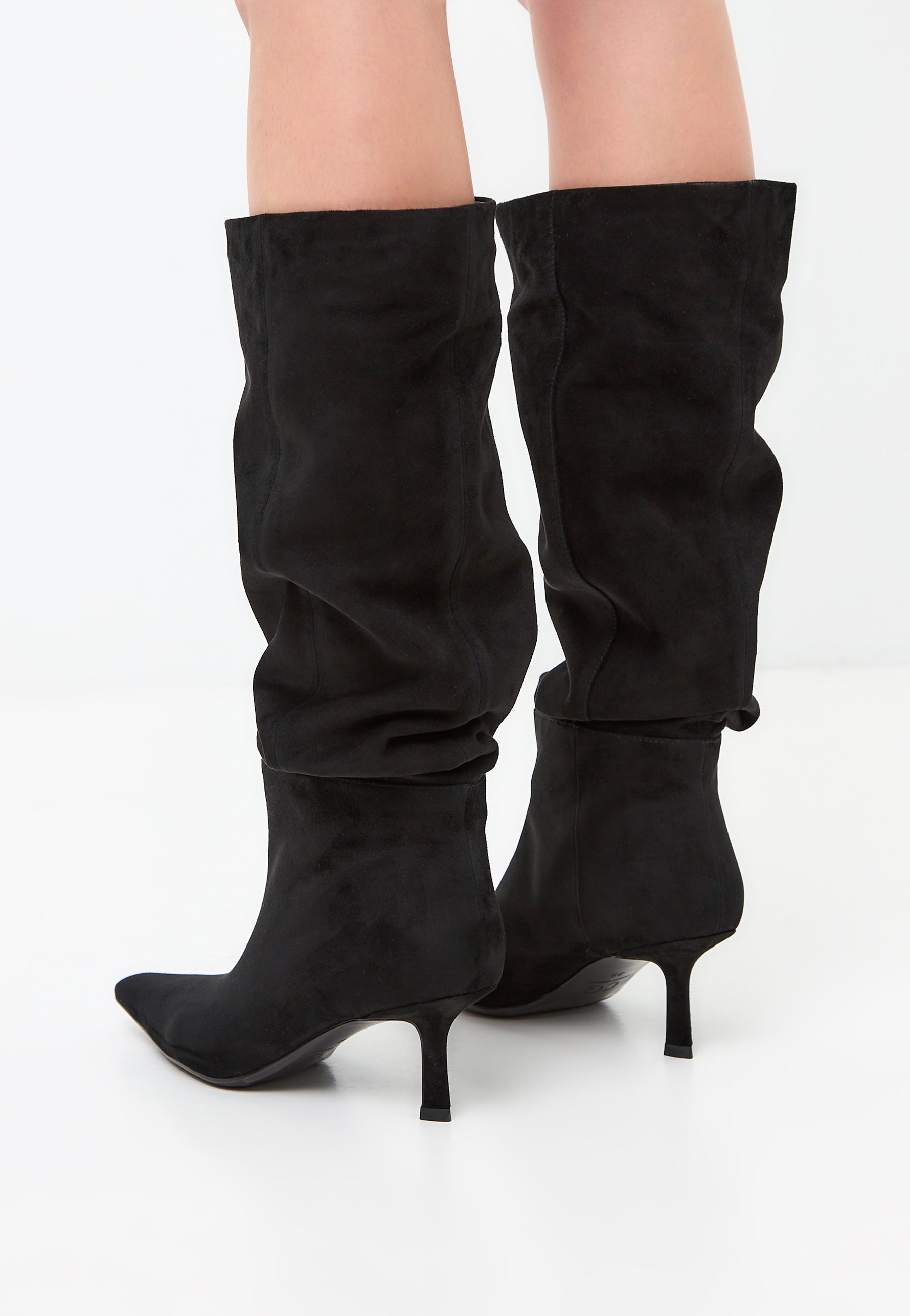 Botas Slouchy de Ante Stella - Negro