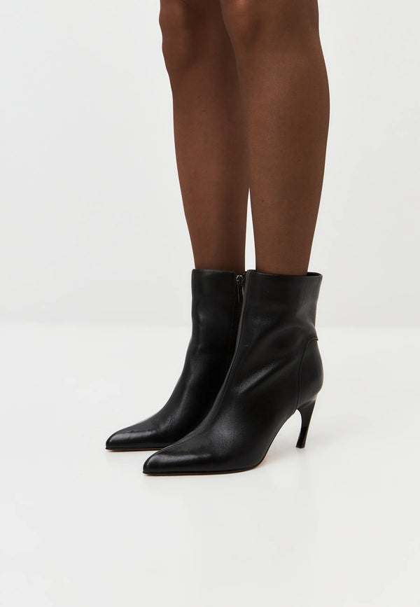 Textured Heel Pointed Ankle Boot - Black