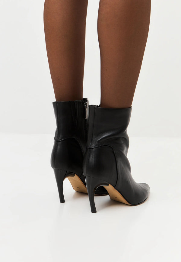 Textured Heel Pointed Ankle Boot - Black