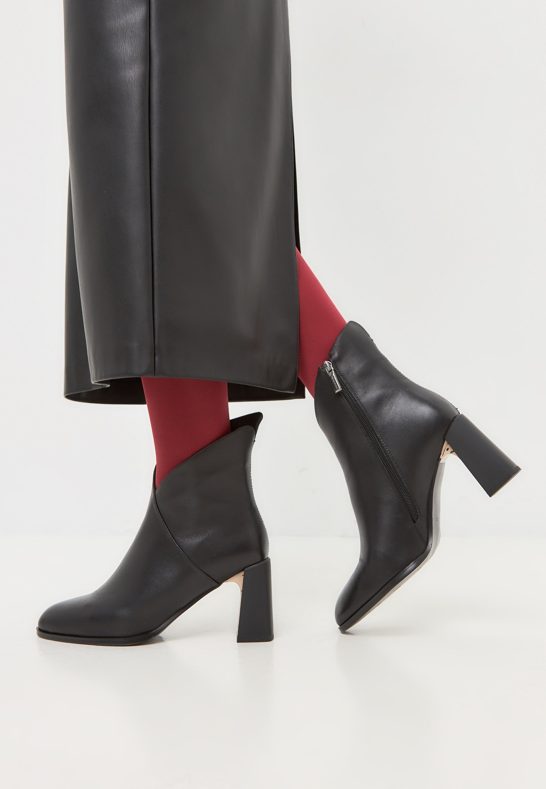 Chic Ankle Boots Aria - Black