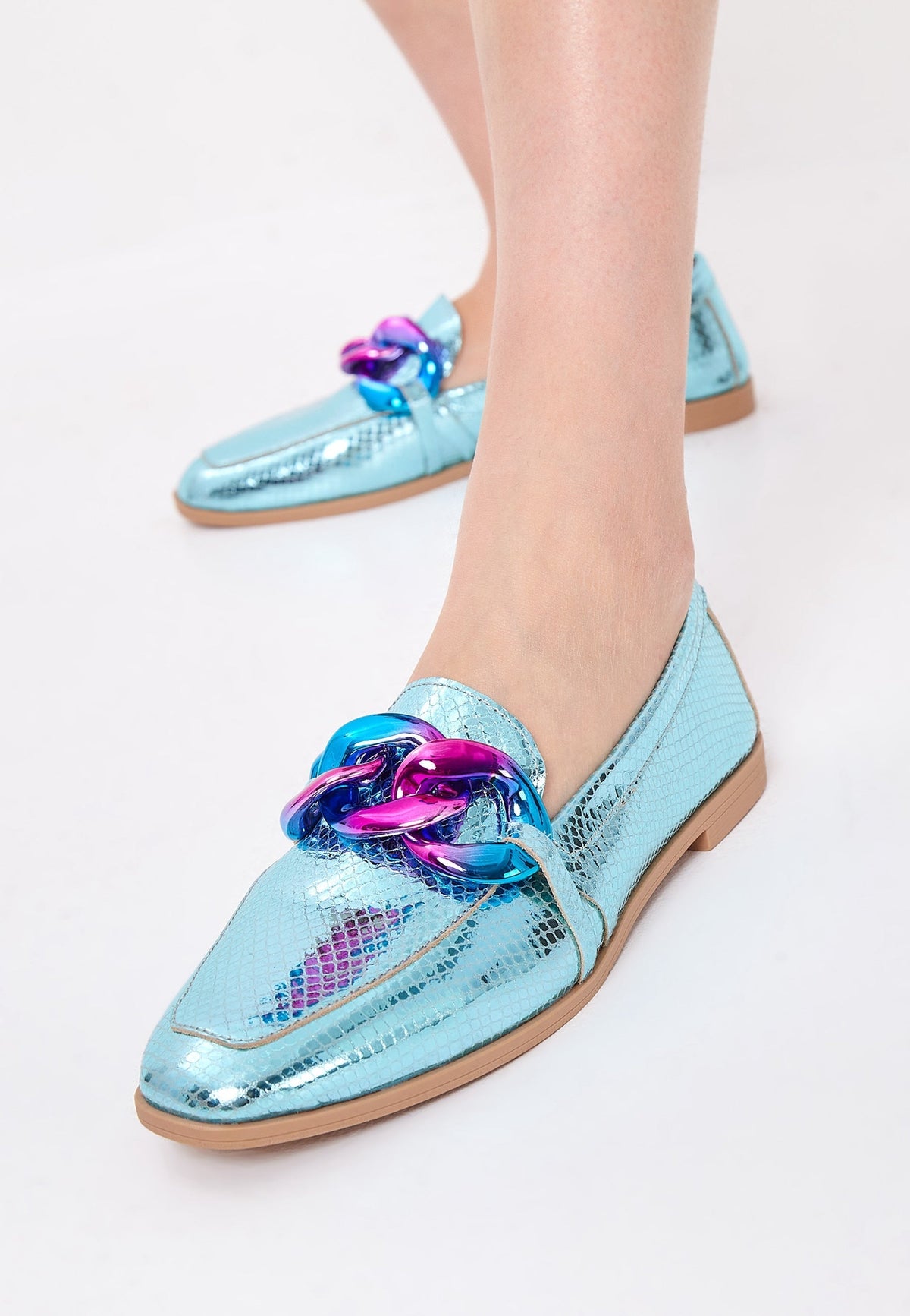 Klassische Loafers aus Leder mit flacher Sohle - Metallic Blau