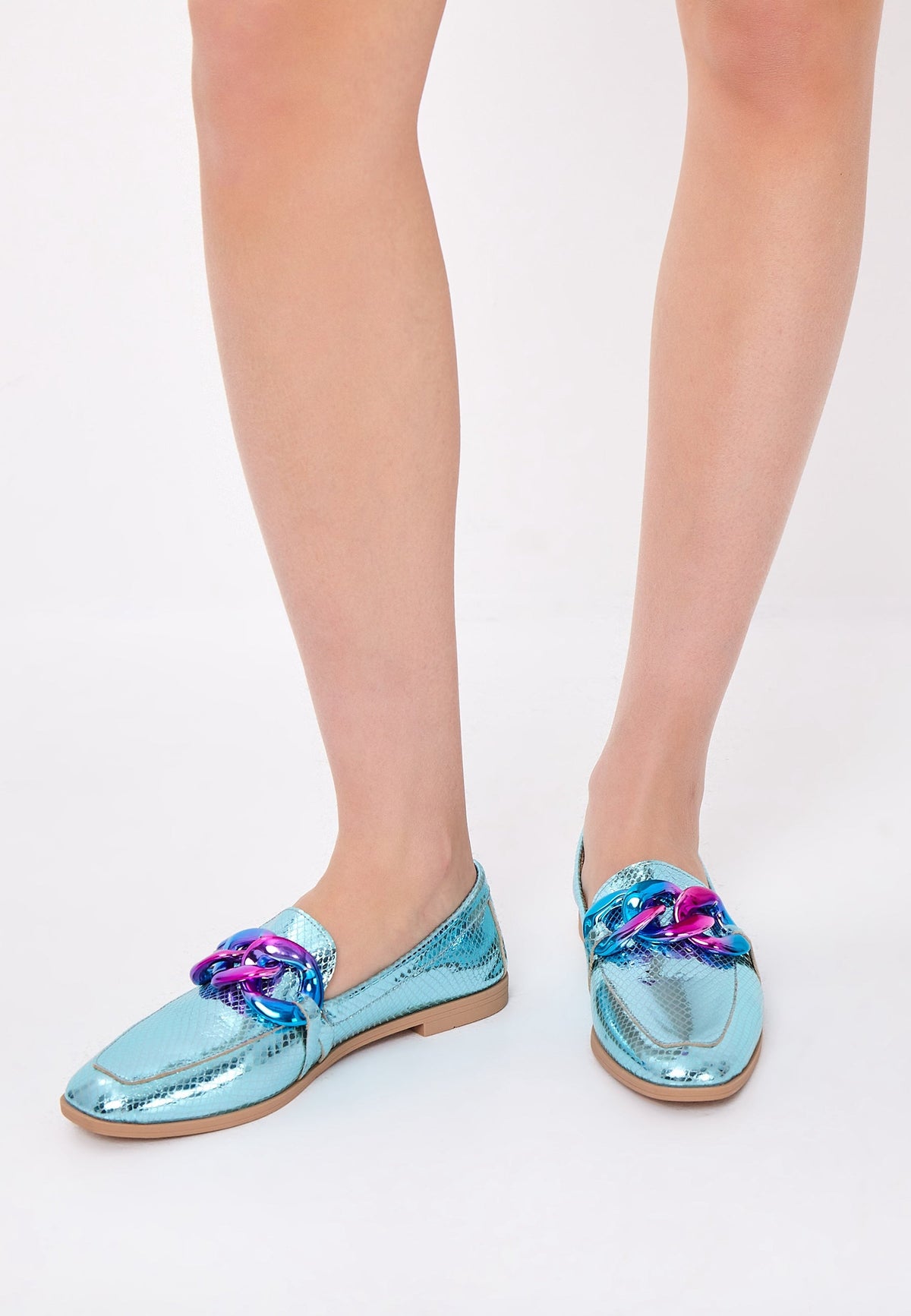 Klassische Loafers aus Leder mit flacher Sohle - Metallic Blau