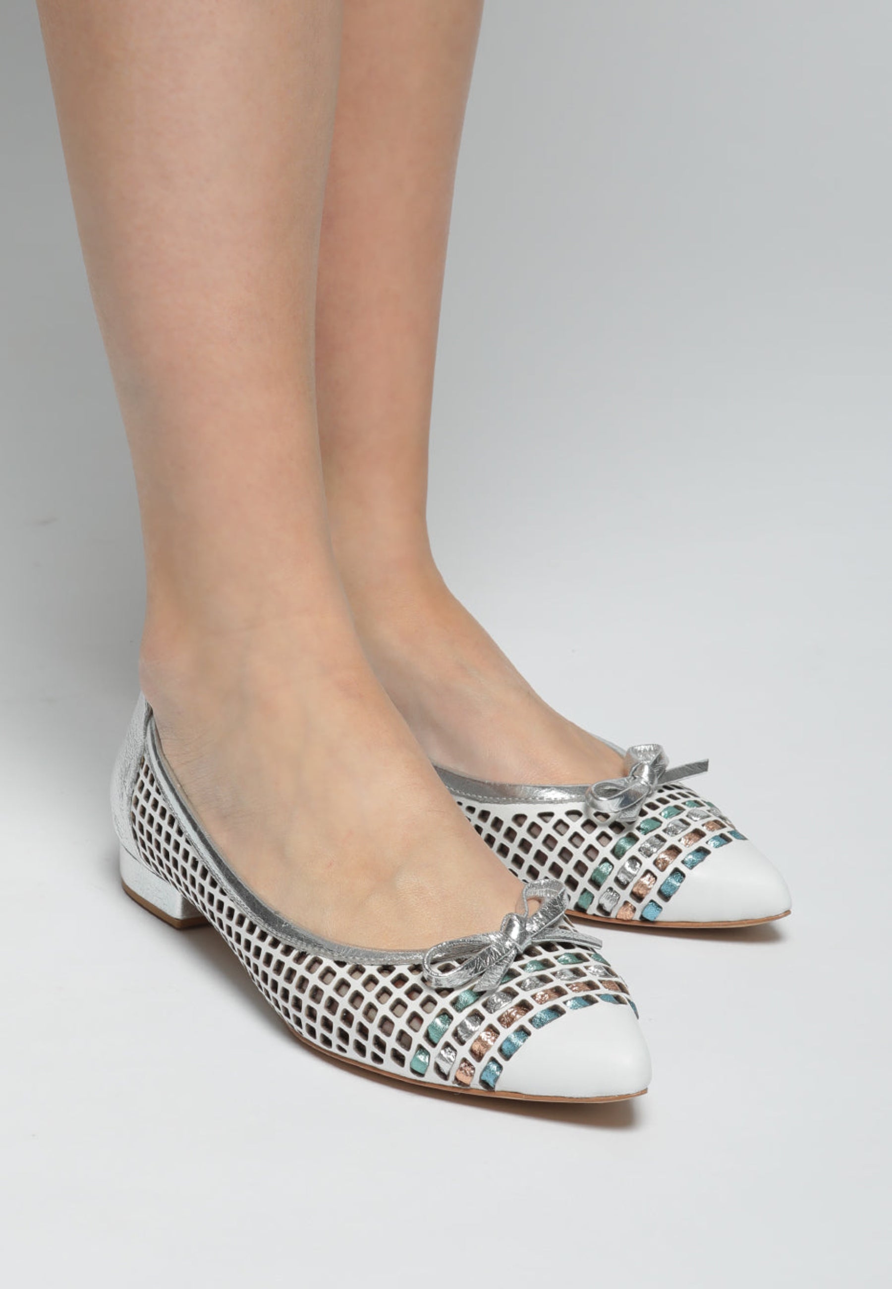 Perforated Bow Ballet Flats - White