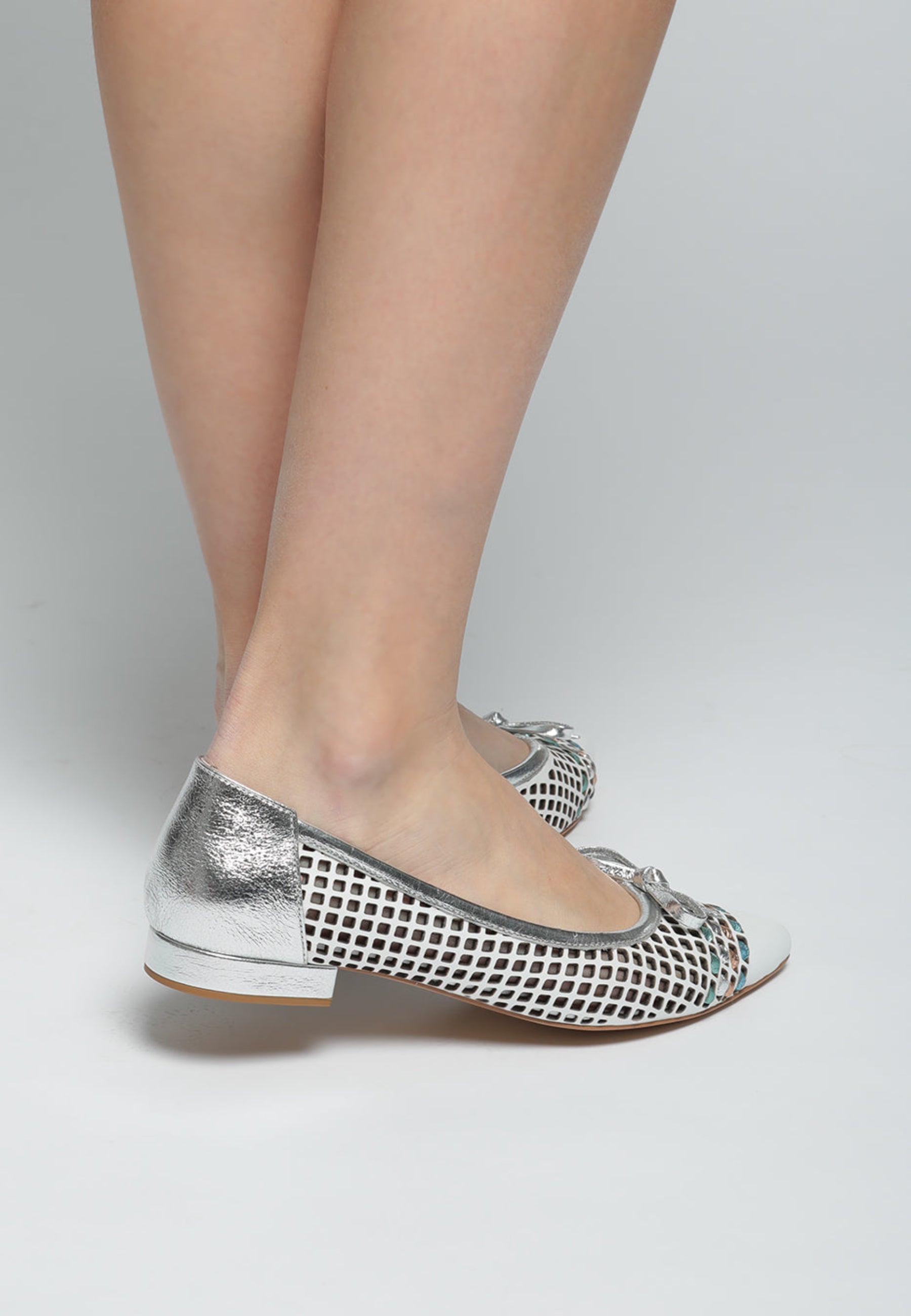 Perforated Bow Ballet Flats - White