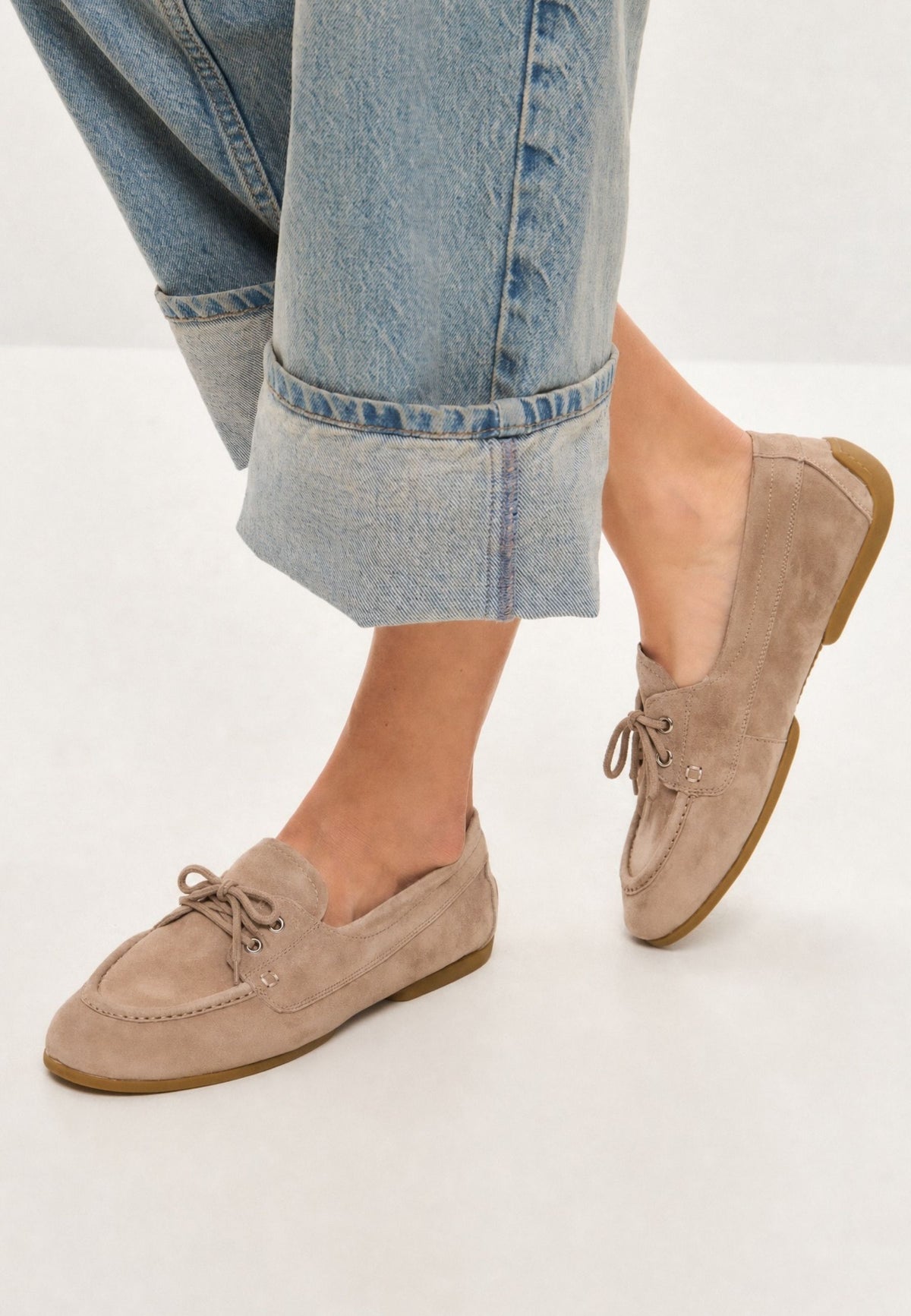 Snörade loafers i mocka – Beige