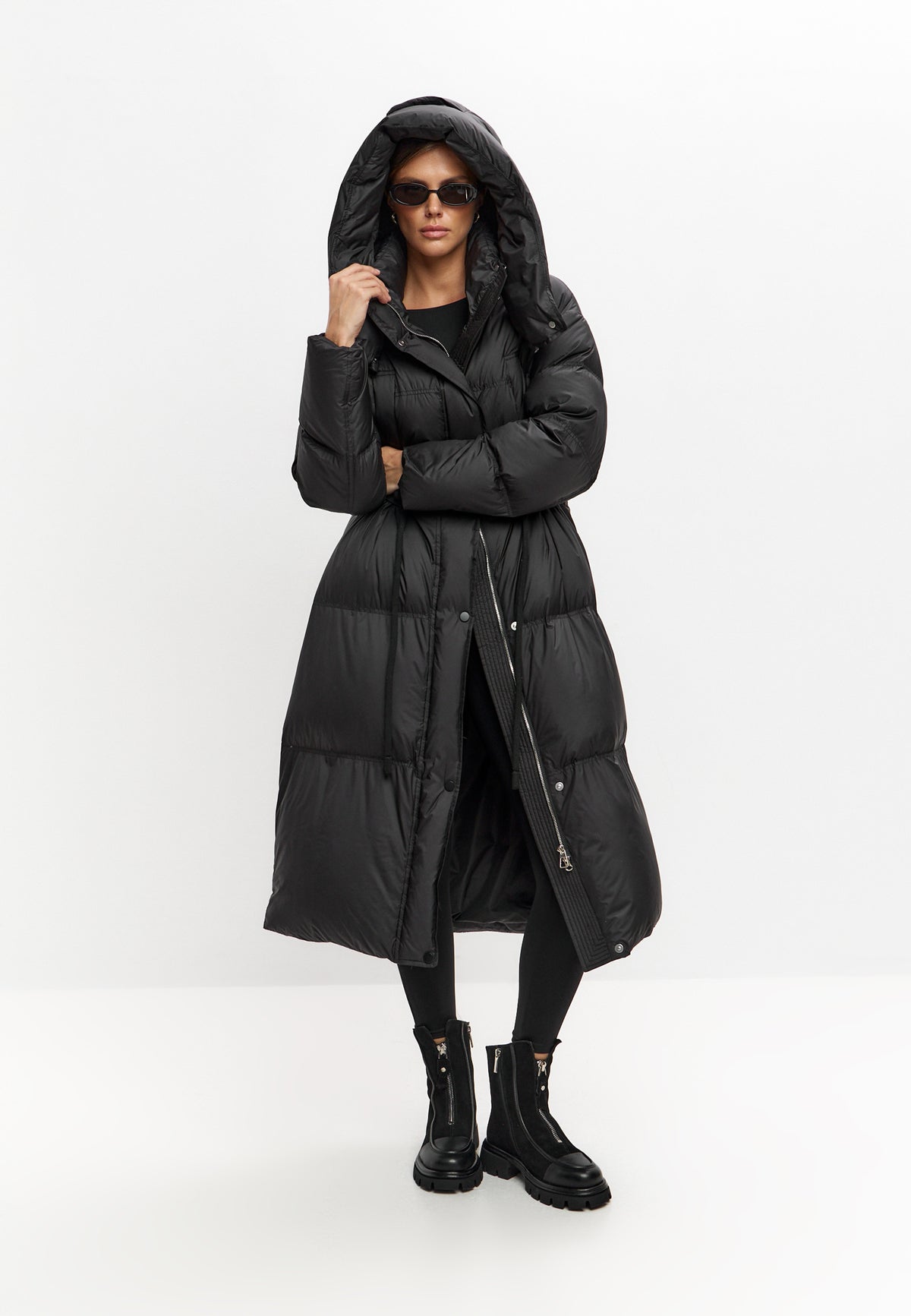 Piumino oversize con cappuccio – Nero