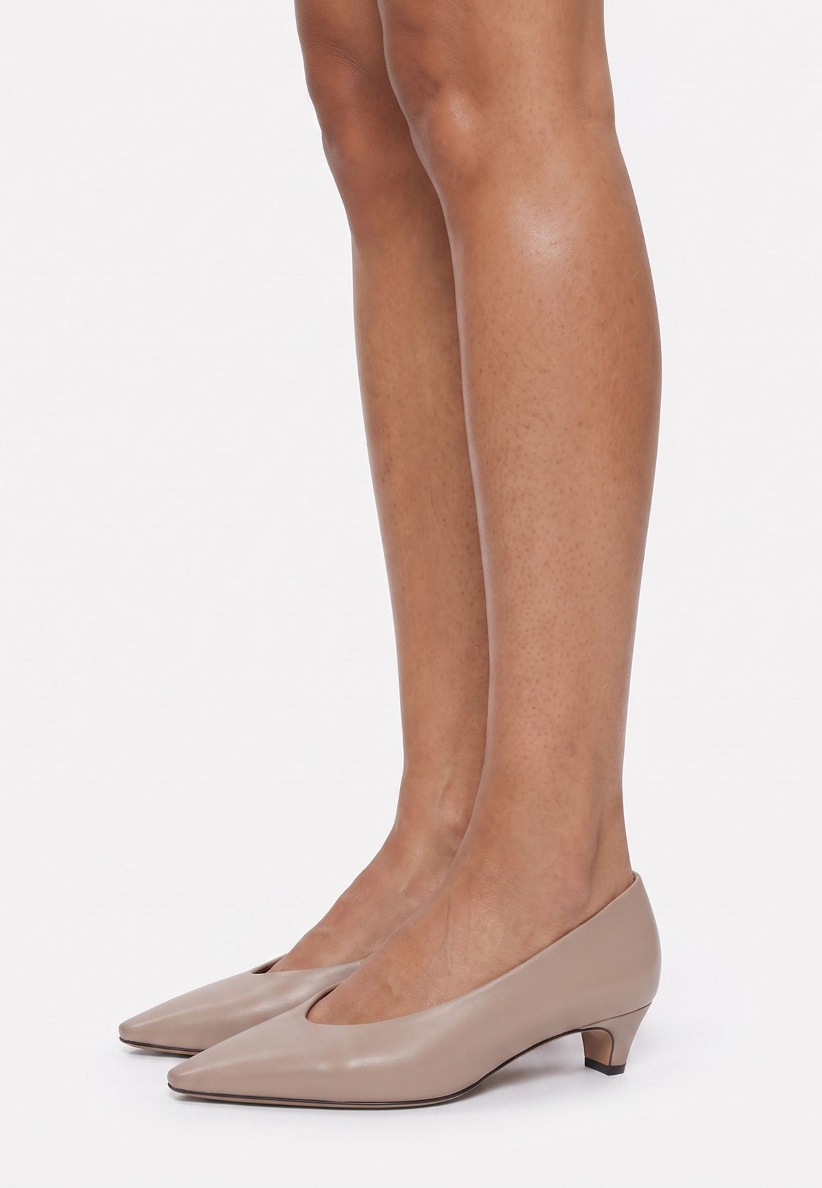 Bailarinas de piel con punta – Gris