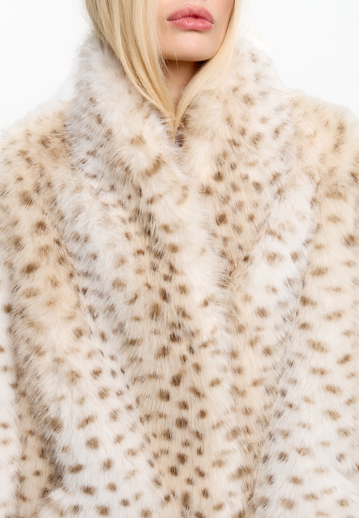 Cropped jas van imitatiebont – Beige