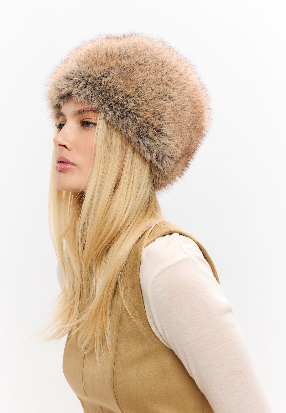 Vinterhat i imiteret pels – Beige