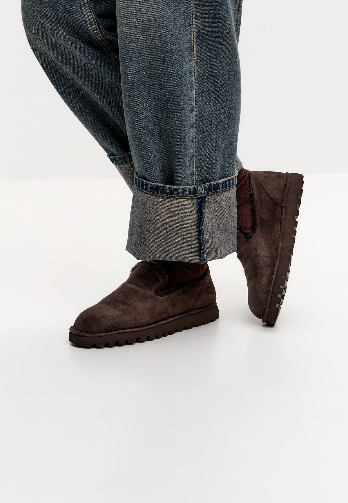 Slip-on loafers i mocka med fårskinnsfoder – Brun