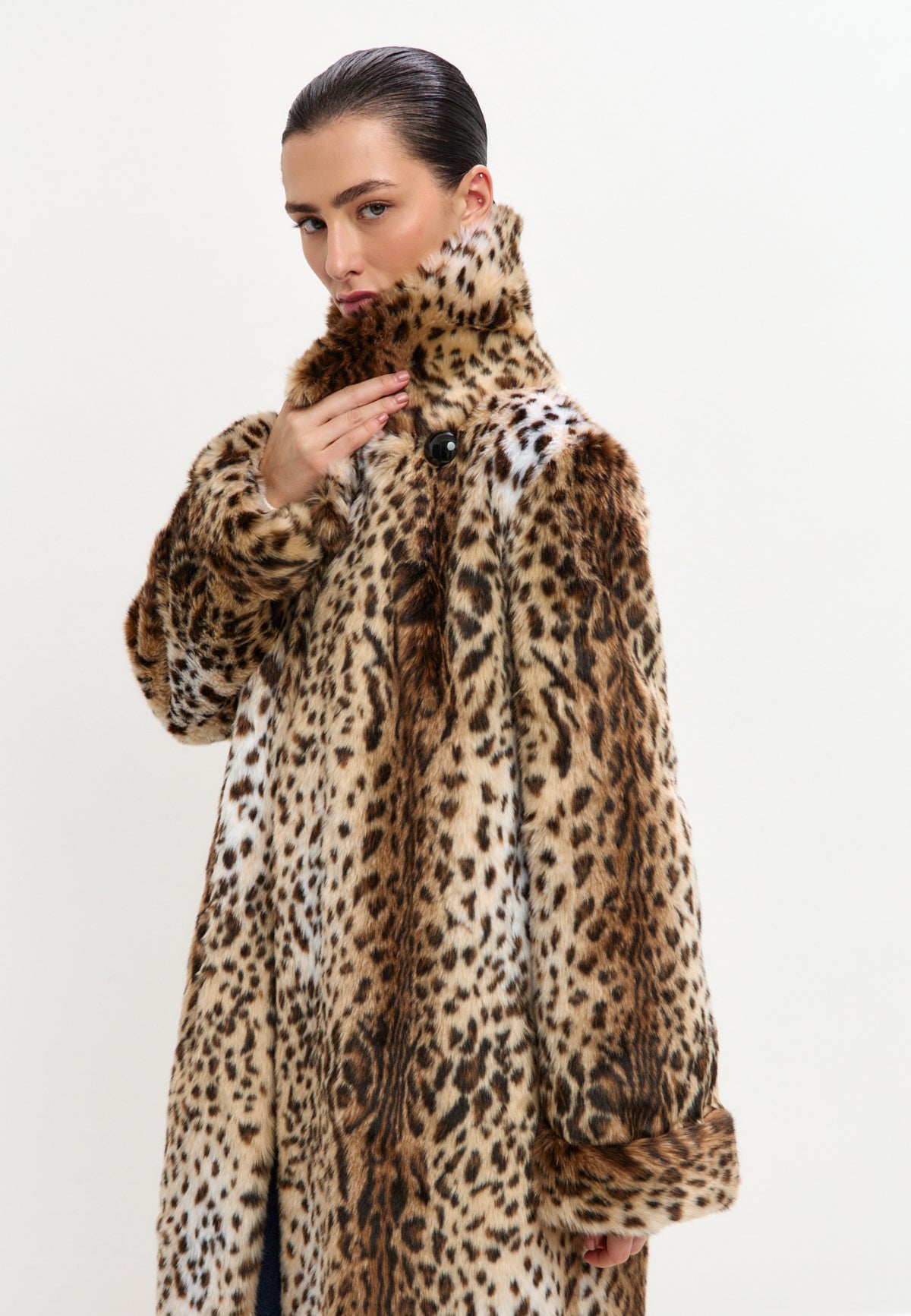 Maxi-Mantel aus Kunstfell Reina – Leopardo