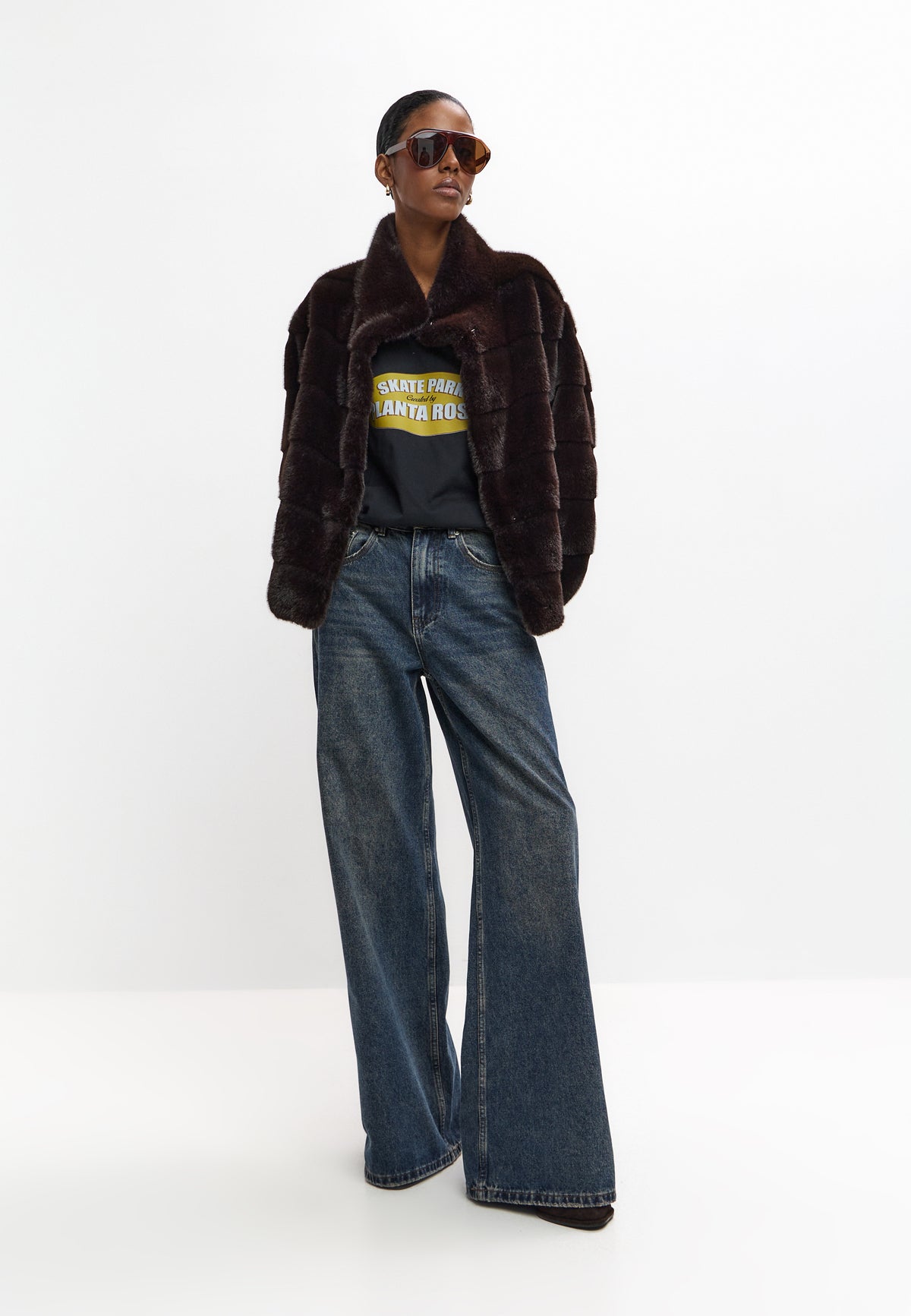 Jacke aus Kunstfell mit Turtle-Kragen – Schokolade