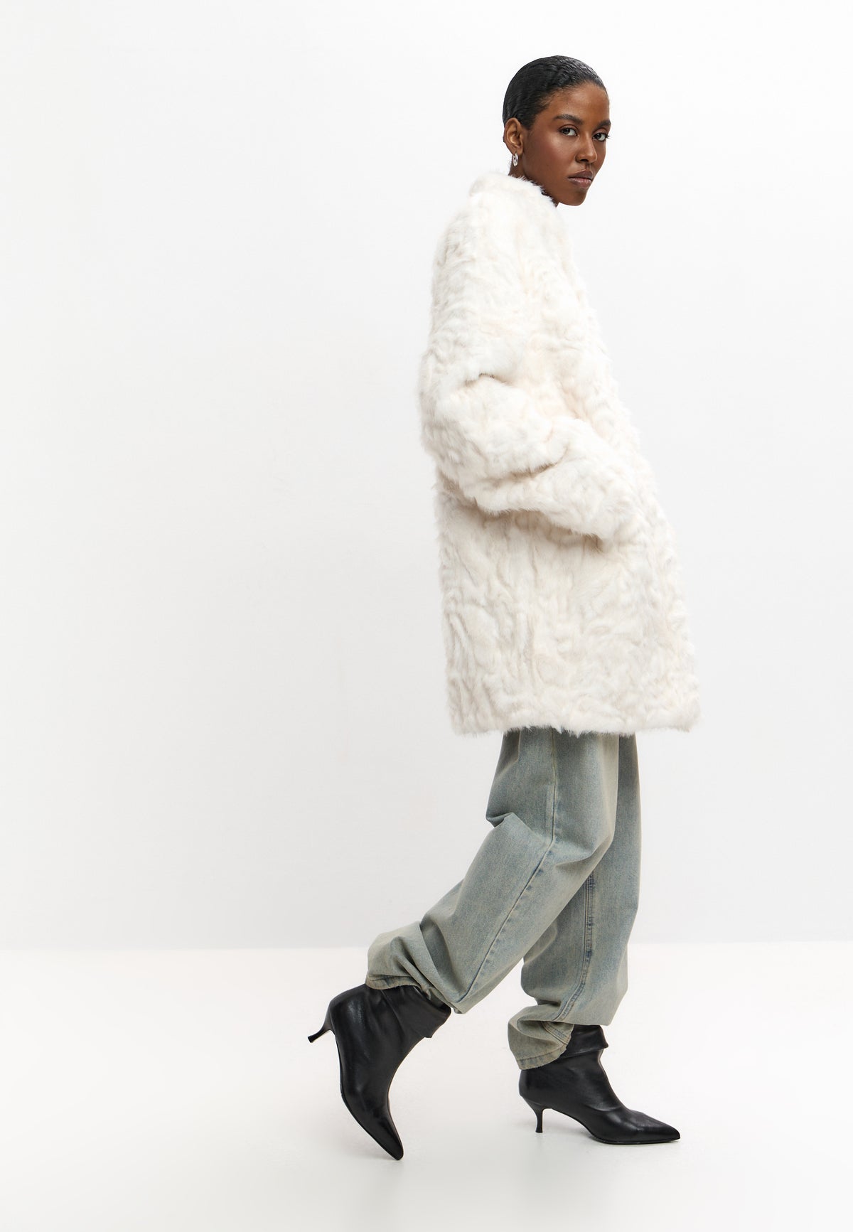 Manteau oversize en fausse fourrure laiteuse