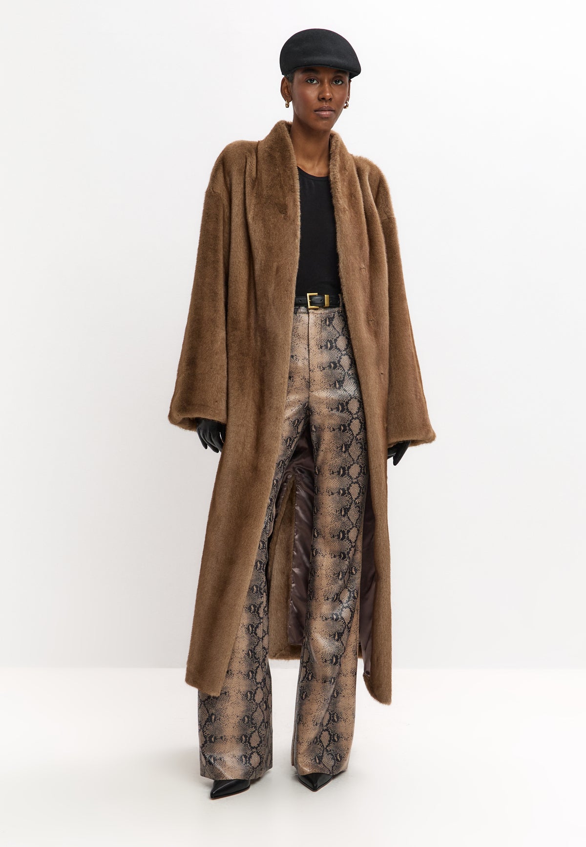 Abrigo Noir Luxe – Topo