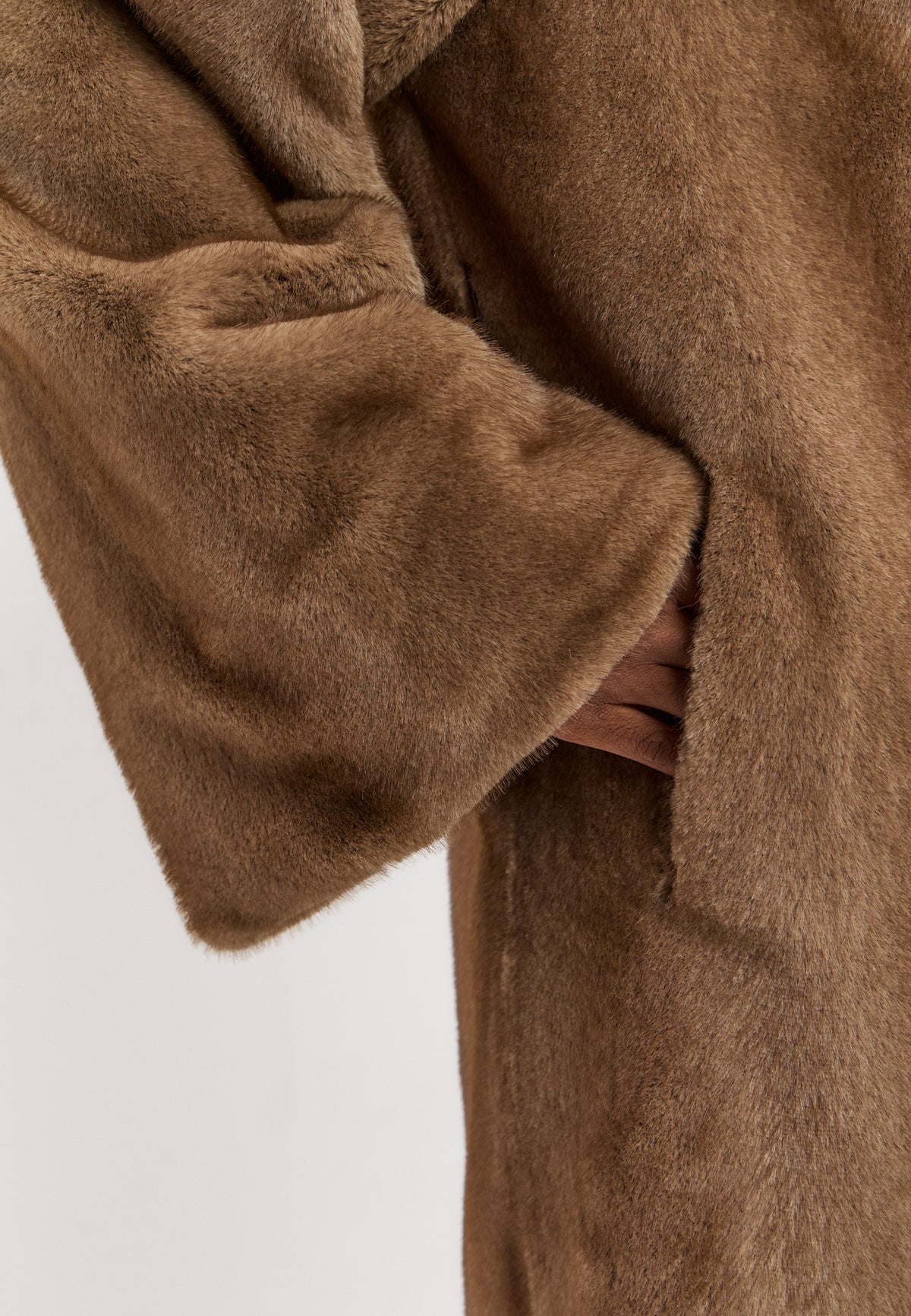 Abrigo Noir Luxe – Topo