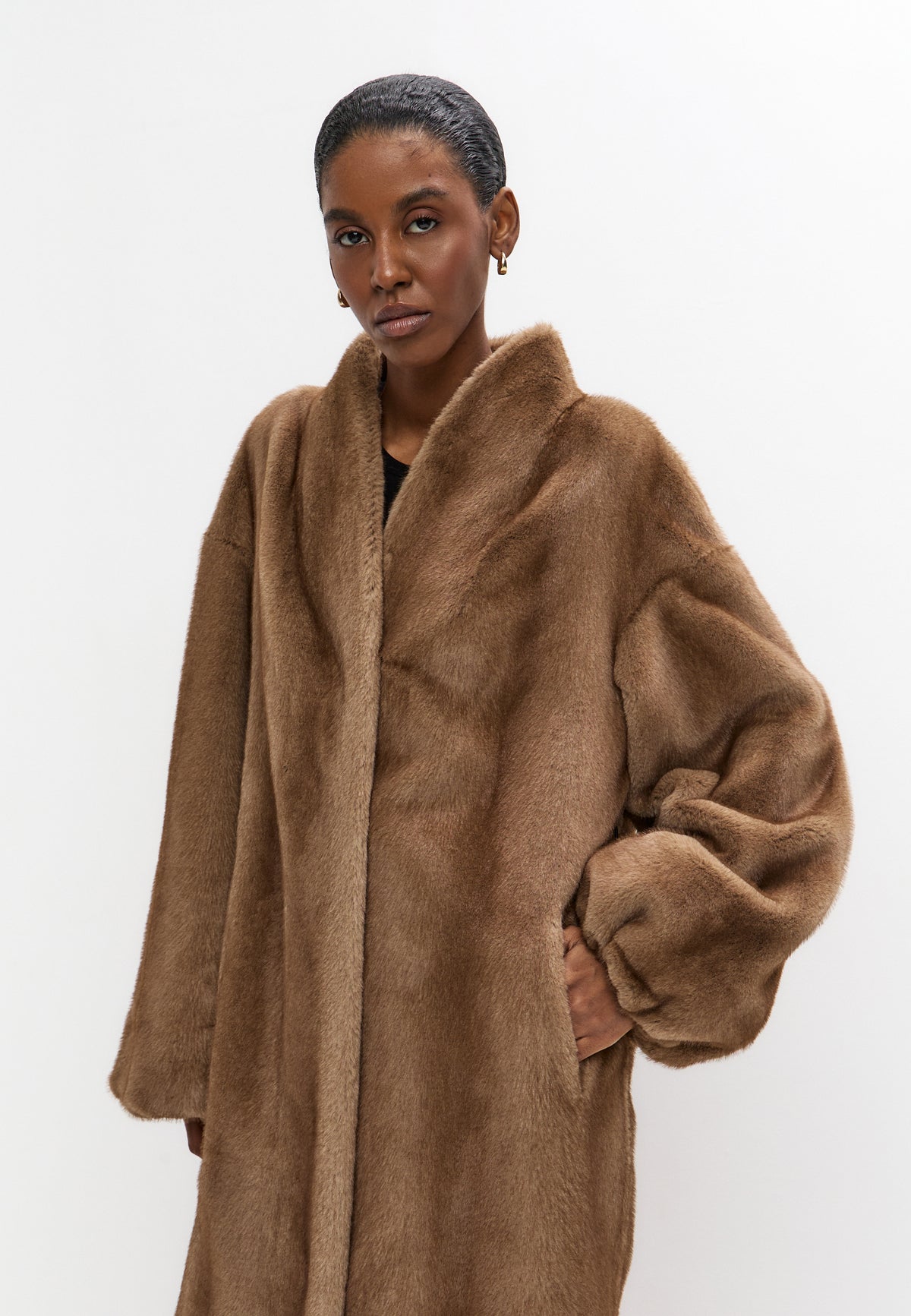 Abrigo Noir Luxe – Topo