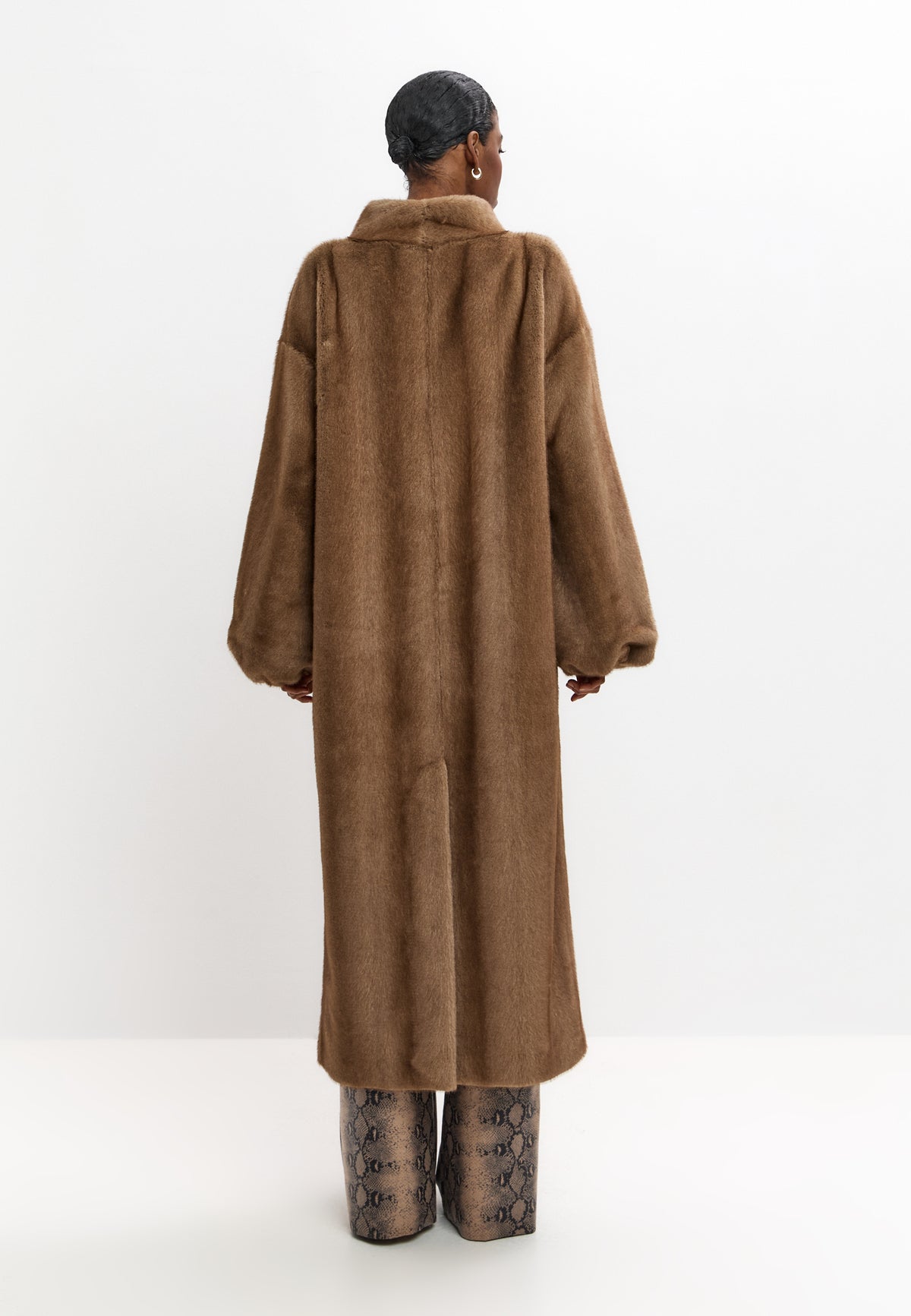 Abrigo Noir Luxe – Topo