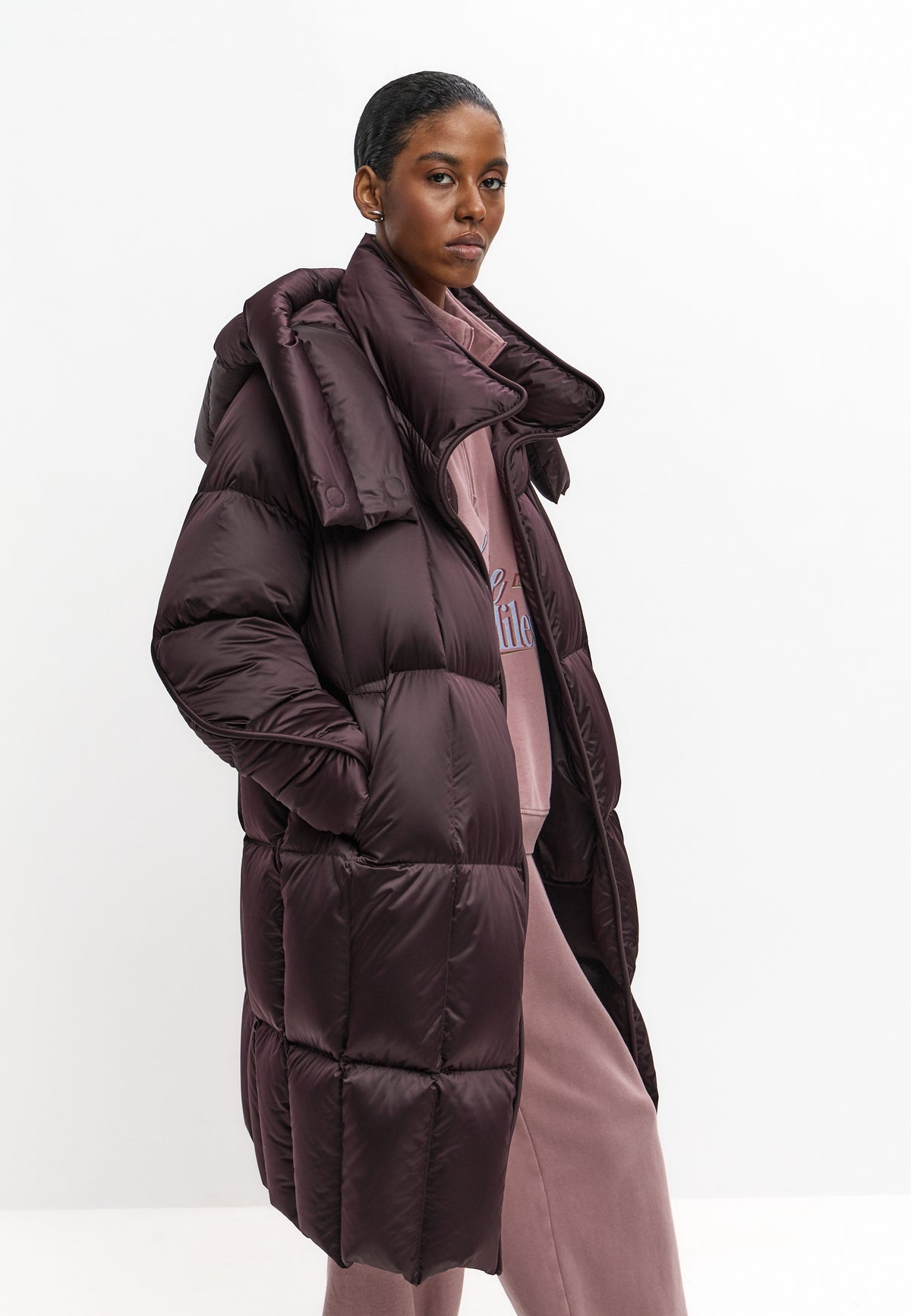 Lange oversized gewatteerde jas met capuchon – Donkerpaars