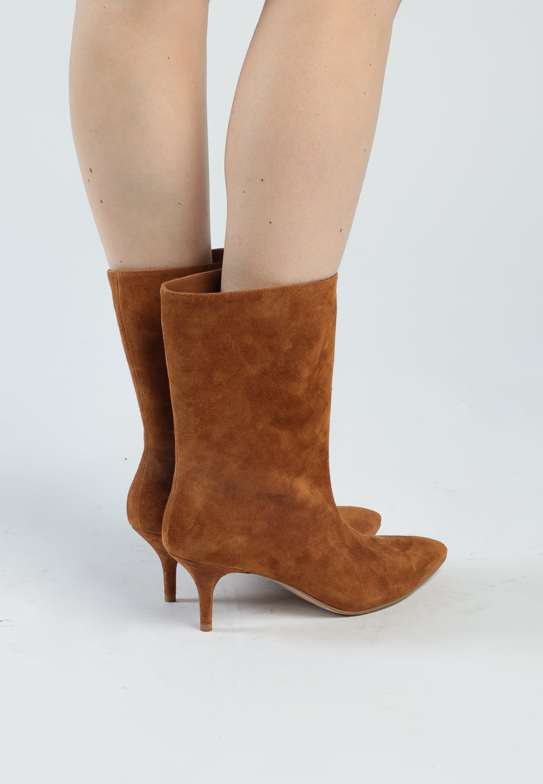 Elegant Suede Boots - Brown