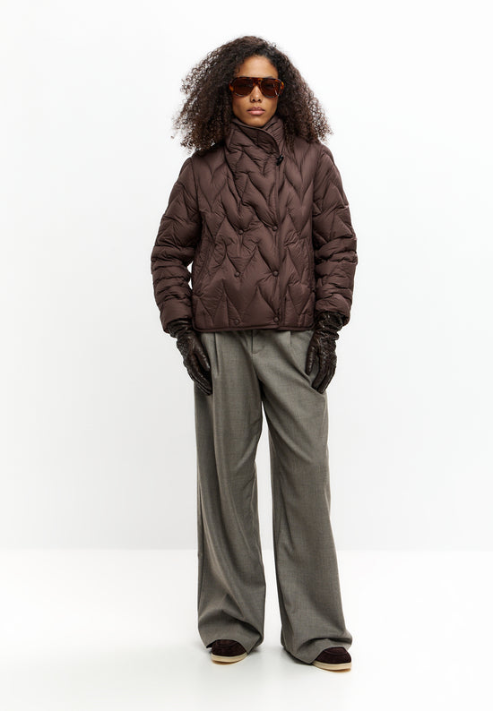 Kort gewatteerd jack met chevron-patroon – Bruin