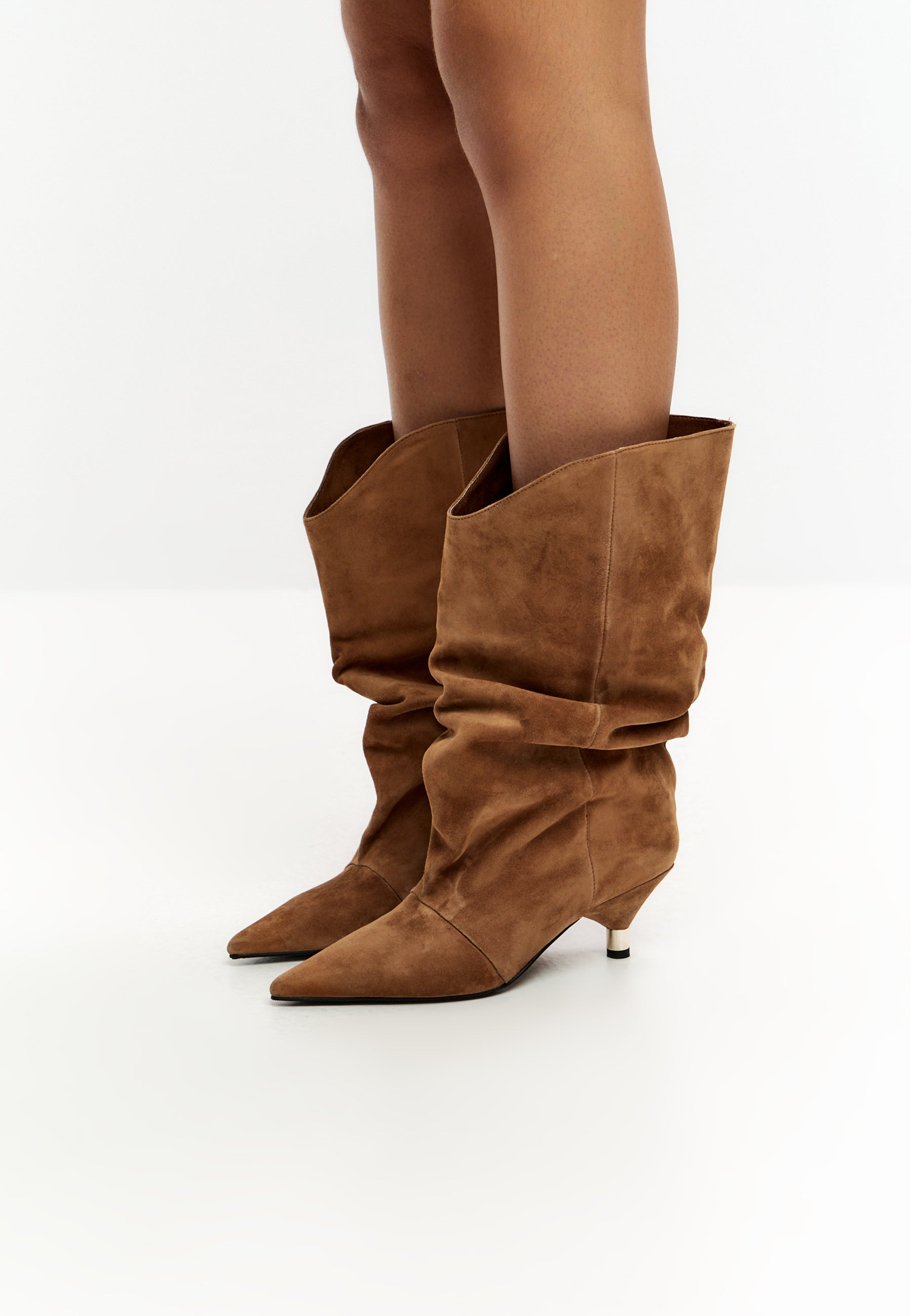 Botki na obcasie typu kitten heel – Brązowe