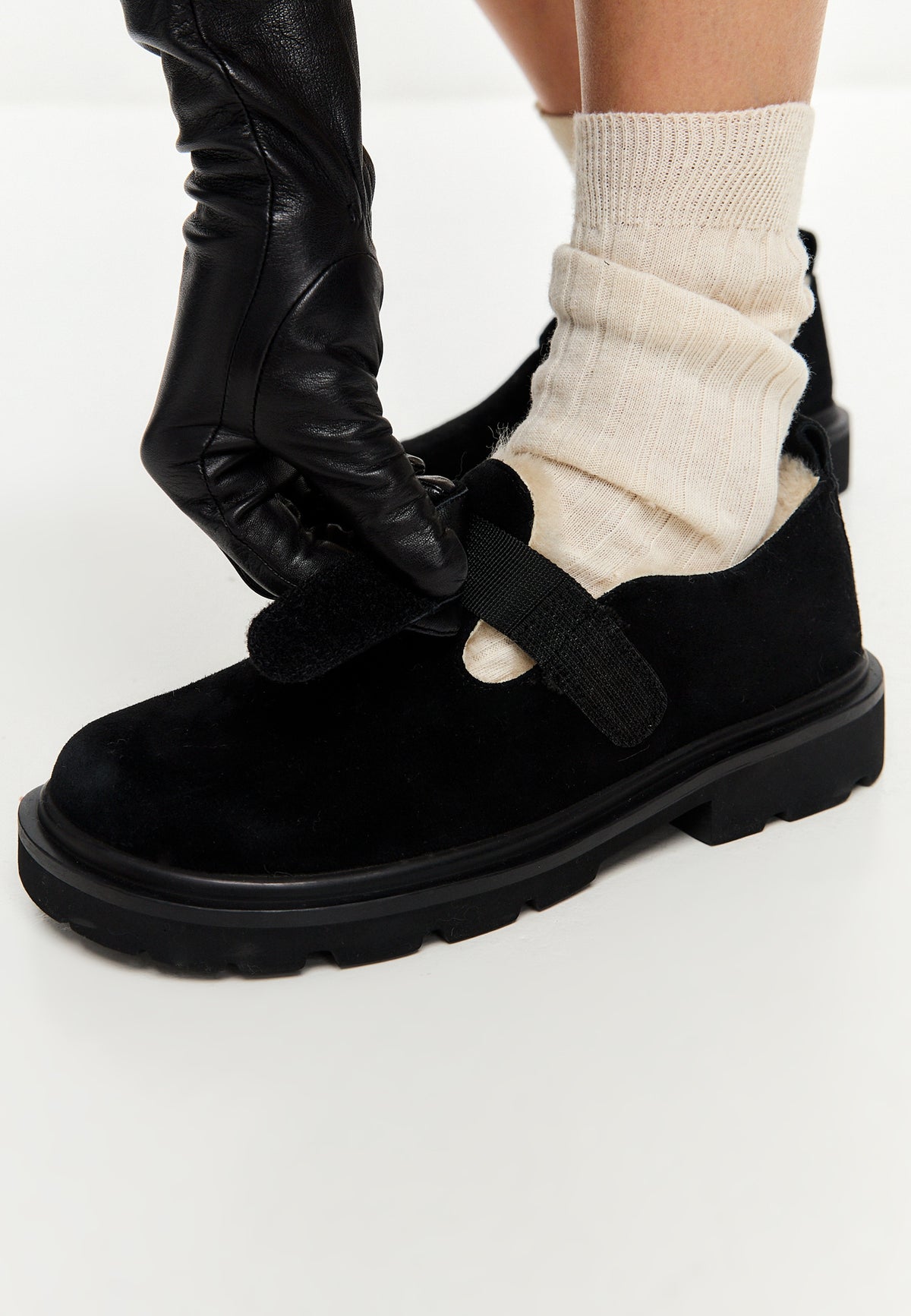 Alpine Grip Fleece Loafers - Black