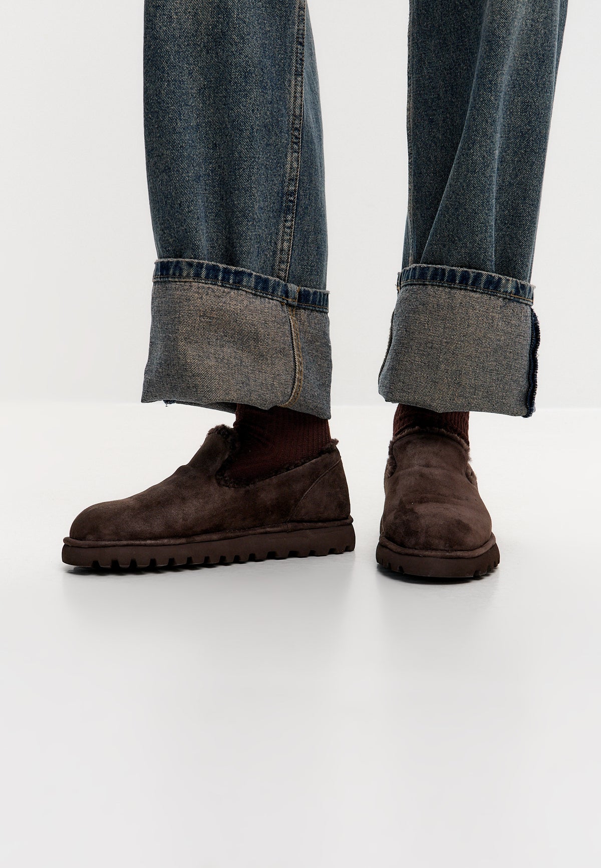 Slip-on loafers i mocka med fårskinnsfoder – Brun