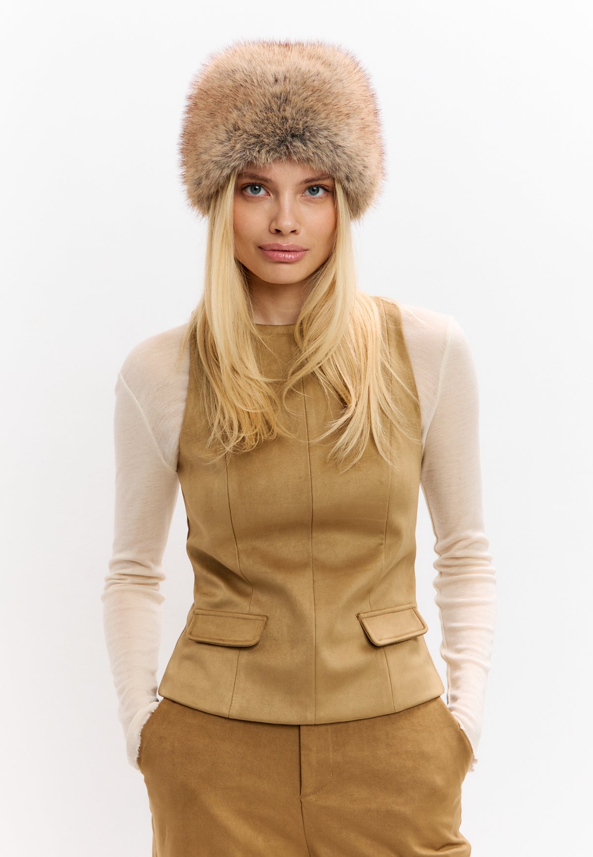 Vinterhat i imiteret pels – Beige