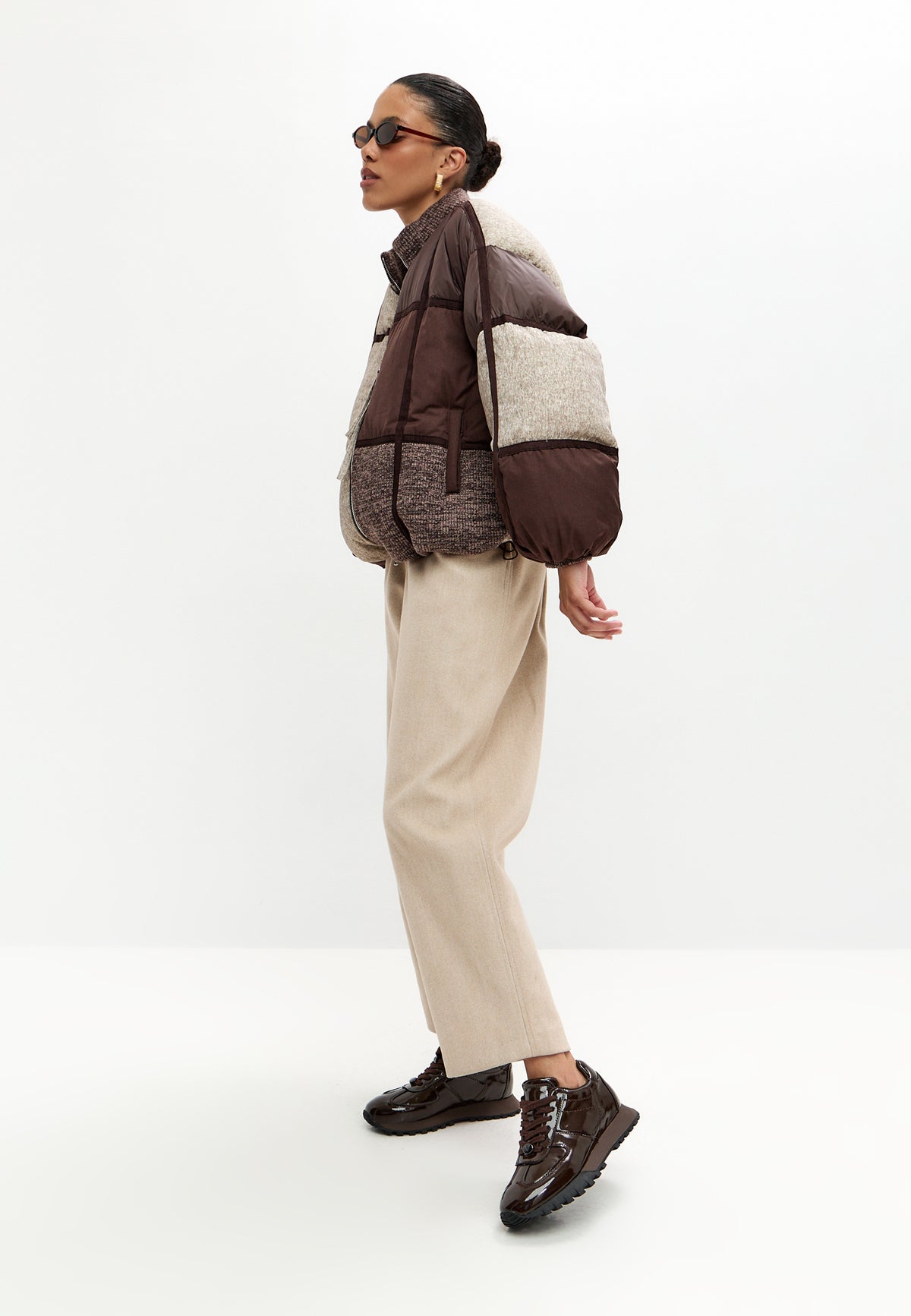 Sneakers in pelle verniciata – marrone