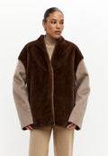 Veste ceinturée bicolore en fausse fourrure – Marron