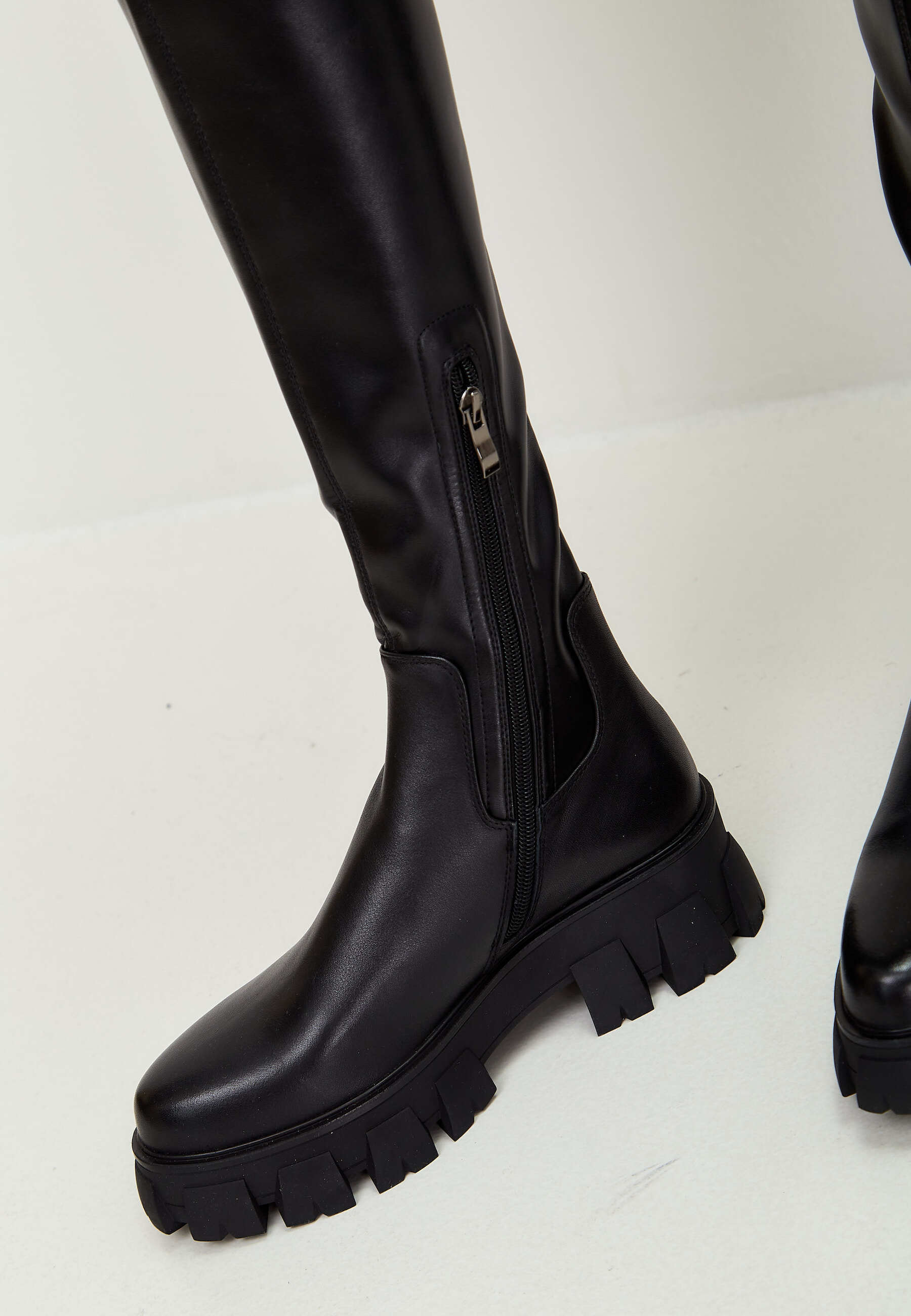 Chunky Sole Knee High Boots Karlie - Black