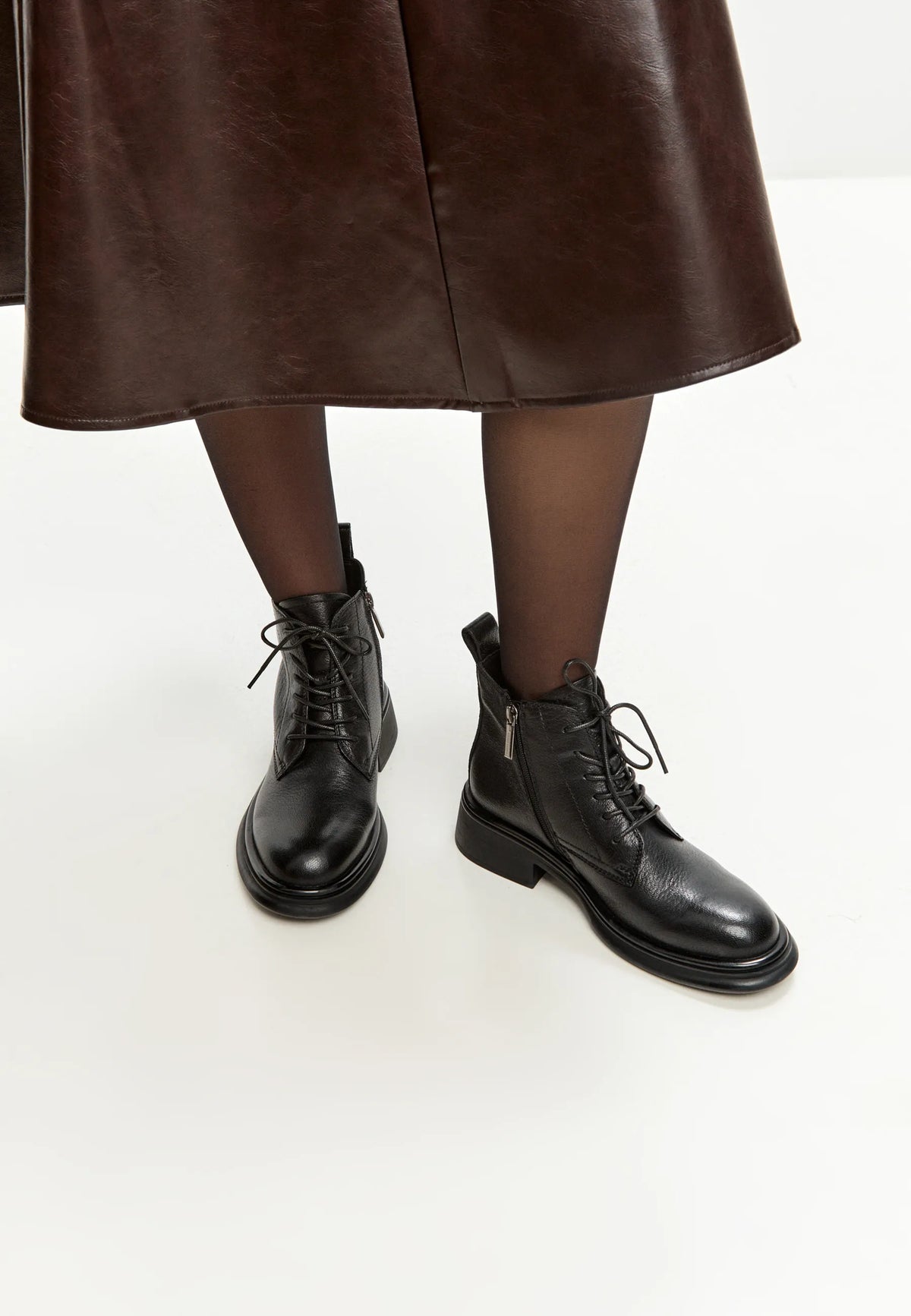 Refined Utility Lace-Up - Black