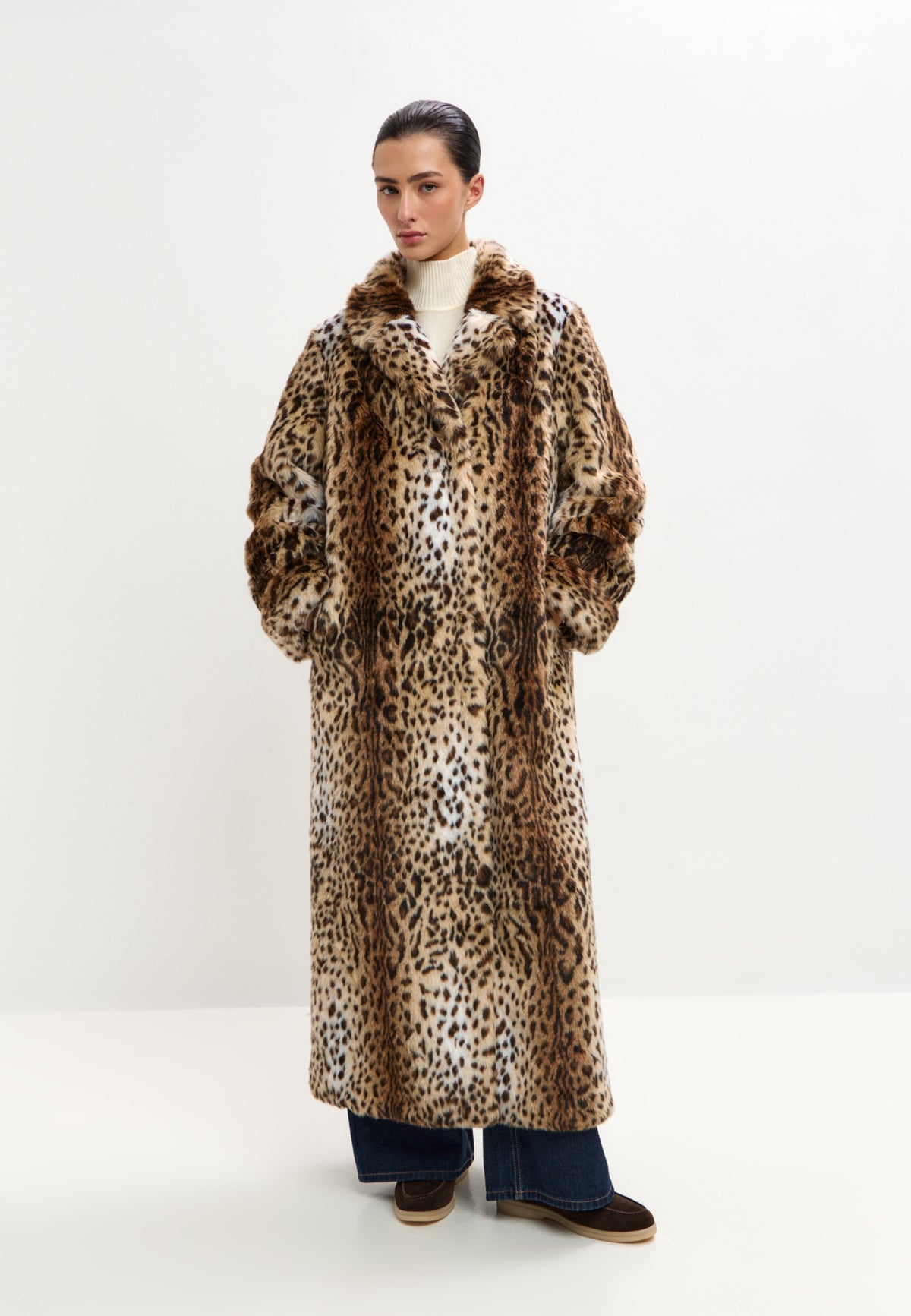 Maxi-Mantel aus Kunstfell Reina – Leopardo