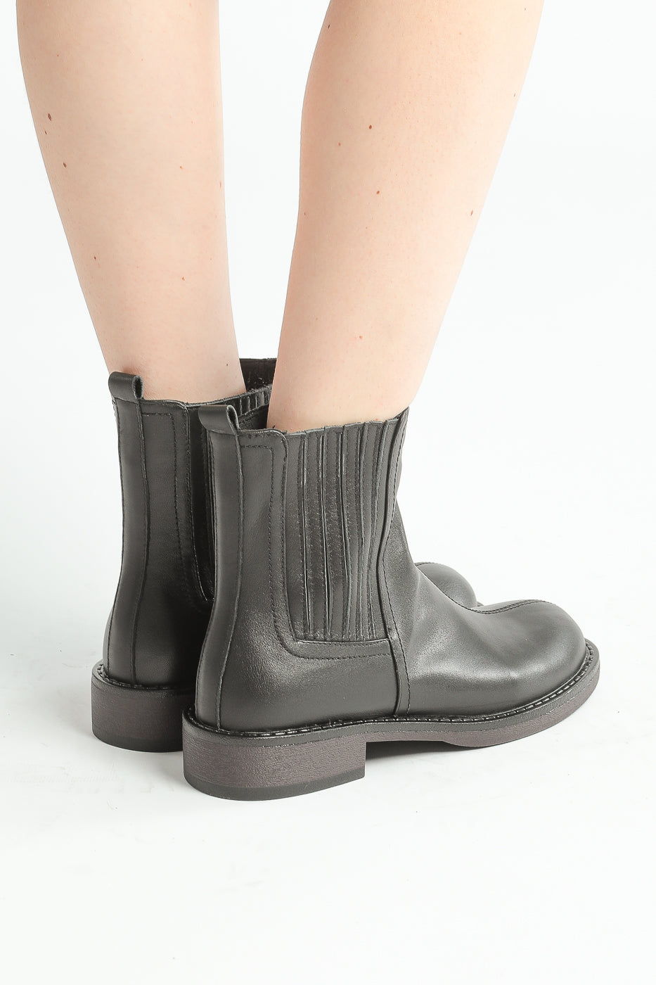 Schlanke Chelsea-Stiefel für die Stadt