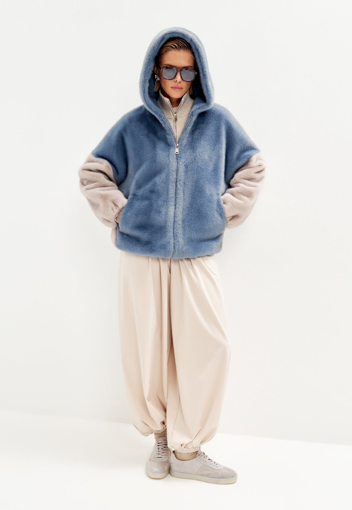 Stylish Hooded Faux Fur Jacket Reyna - Bluep