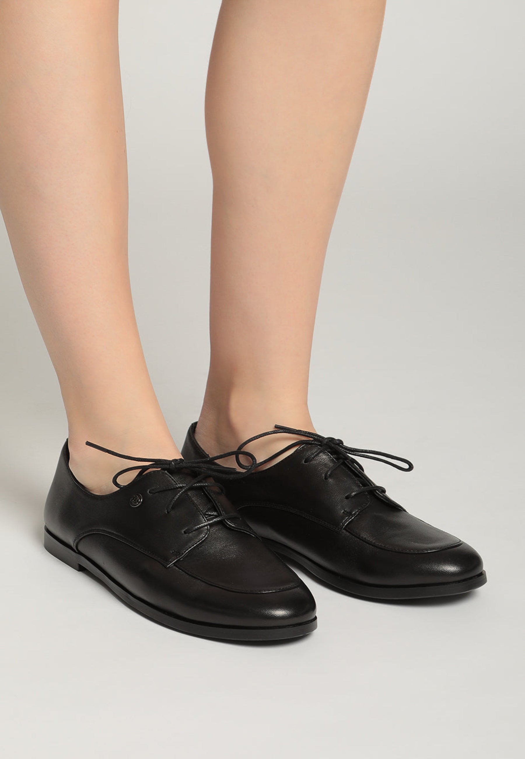 Classic Leather Oxford Shoes