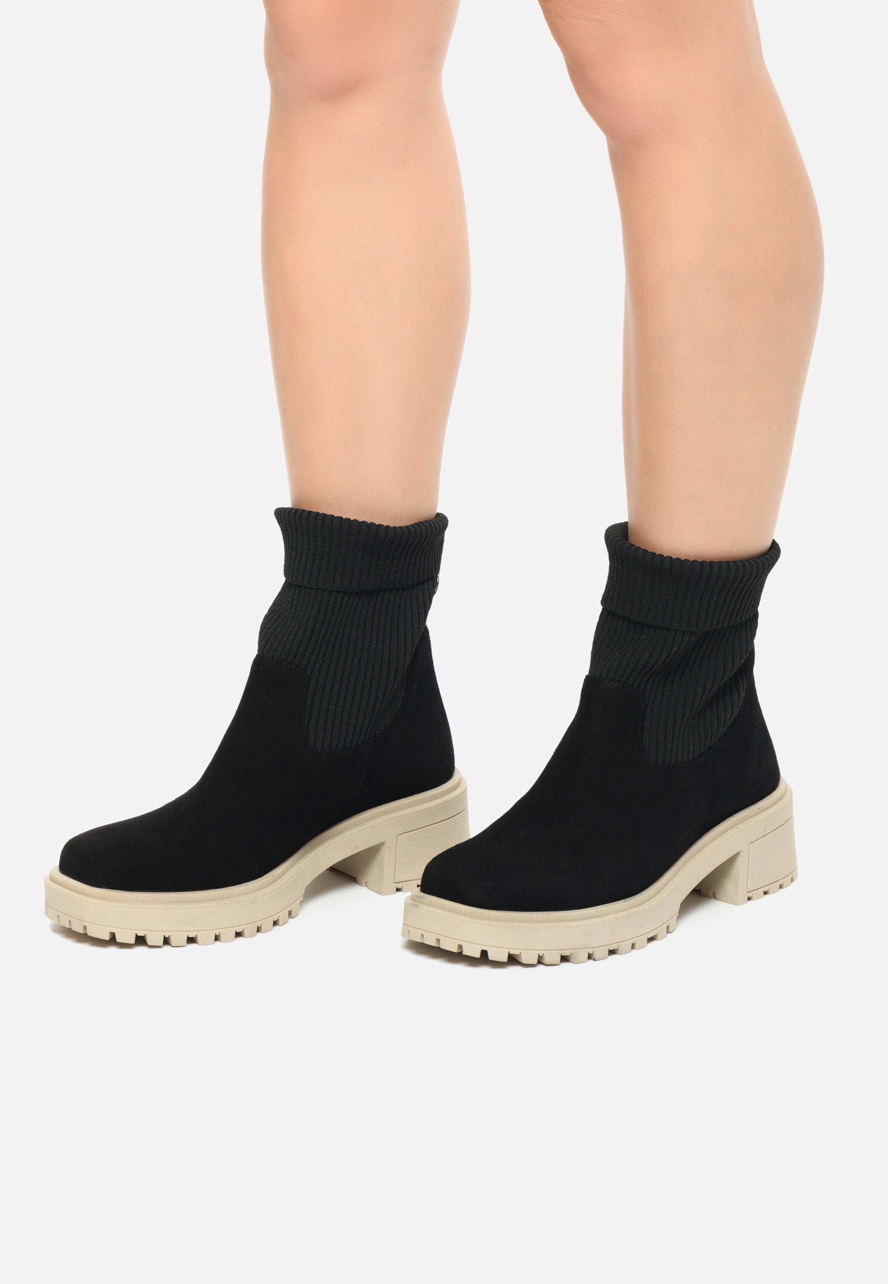 Nordic Knit Platform Boots – Black
