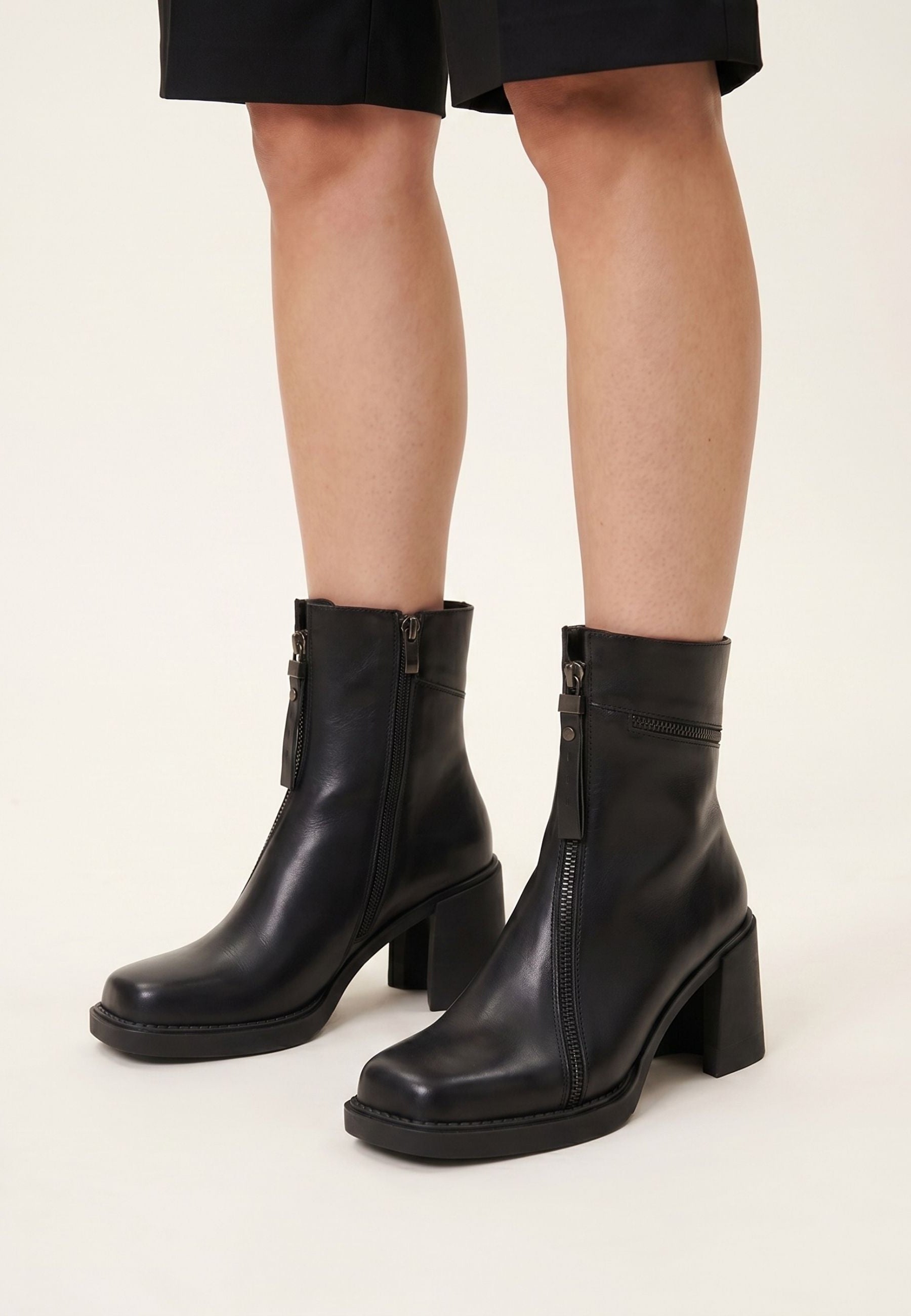 Bottines classiques à talons hauts