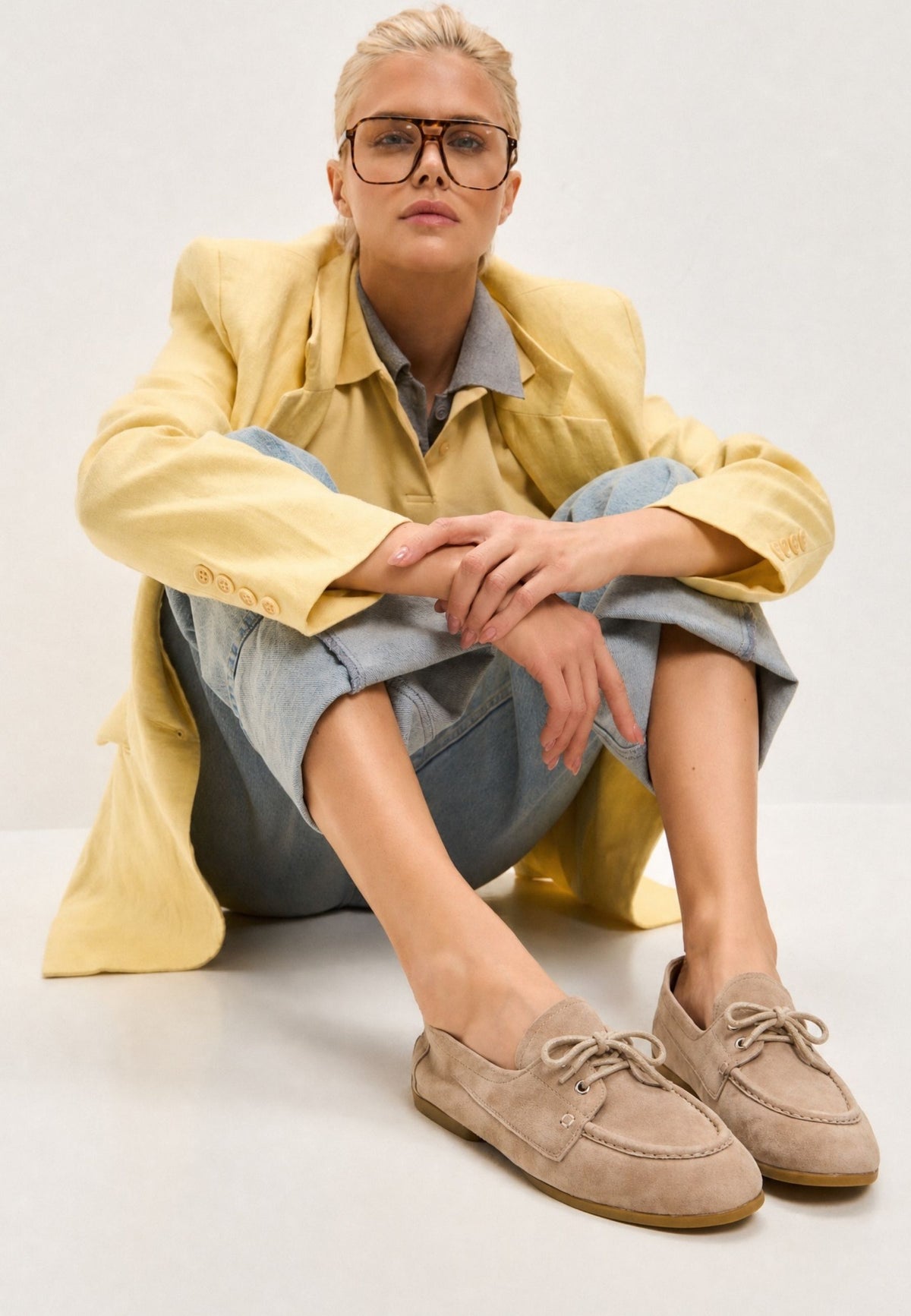 Snörade loafers i mocka – Beige